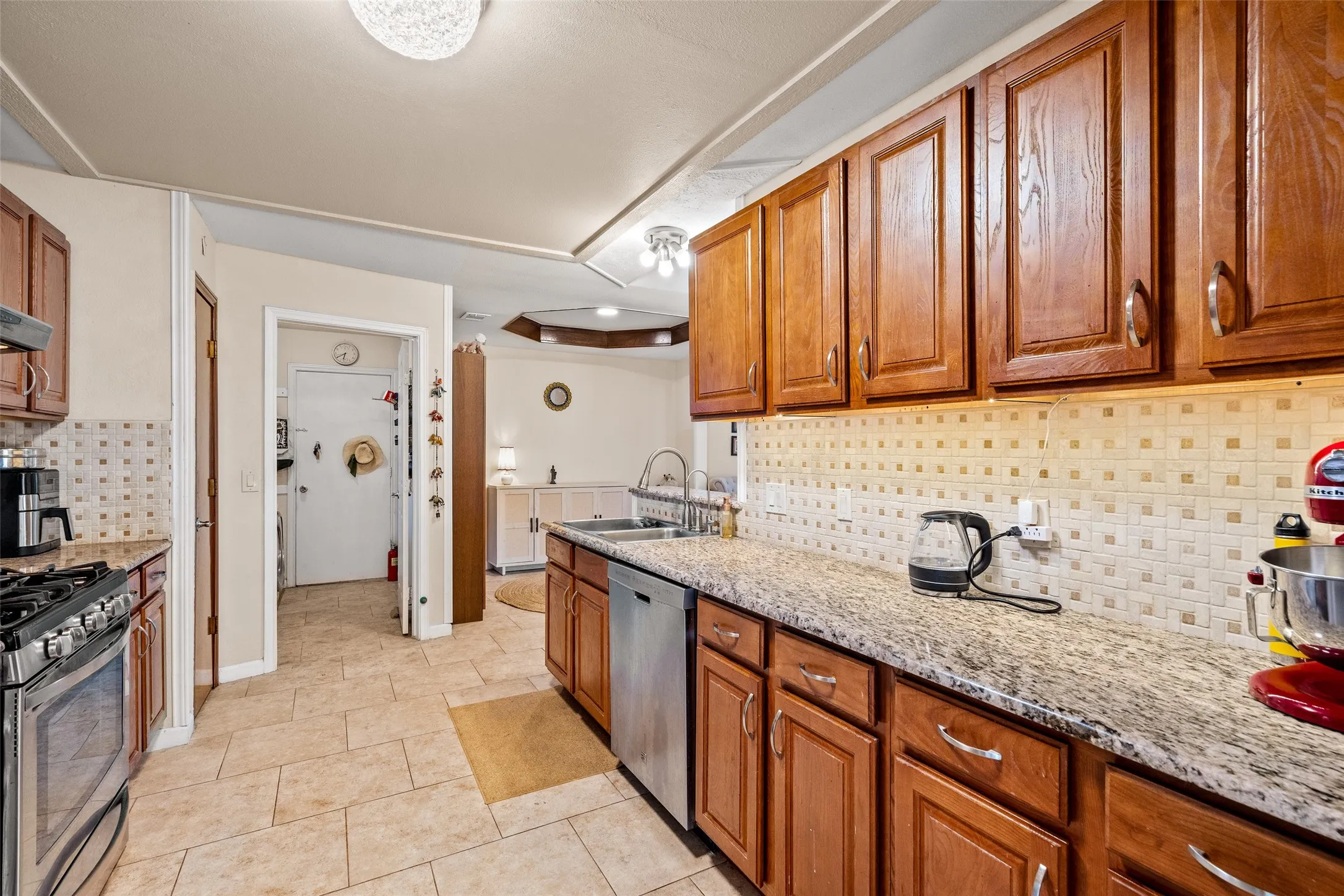 Single Family Residence For Sale in Collin County , 2304 Glen Forest Lane, Plano, Texas 75023, 3 Bedroom, 2 Bathroom, 2 Garage spaces, 1,770 Sqft, built in 1975, mls#21363851, Real Estate Agent in Plano, Homes For Sale in Collin county, Homes For Sale in Plano, Realtor in Plano Texas, Real Estate Brokerage Independent Realty Texas, Luminita Cordes Realtor