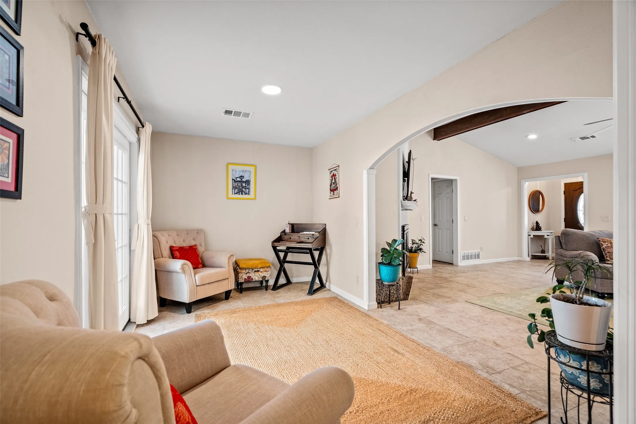Single Family Residence For Sale in Collin County , 2304 Glen Forest Lane, Plano, Texas 75023, 3 Bedroom, 2 Bathroom, 2 Garage spaces, 1,770 Sqft, built in 1975, mls#21363851, Real Estate Agent in Plano, Homes For Sale in Collin county, Homes For Sale in Plano, Realtor in Plano Texas, Real Estate Brokerage Independent Realty Texas, Luminita Cordes Realtor