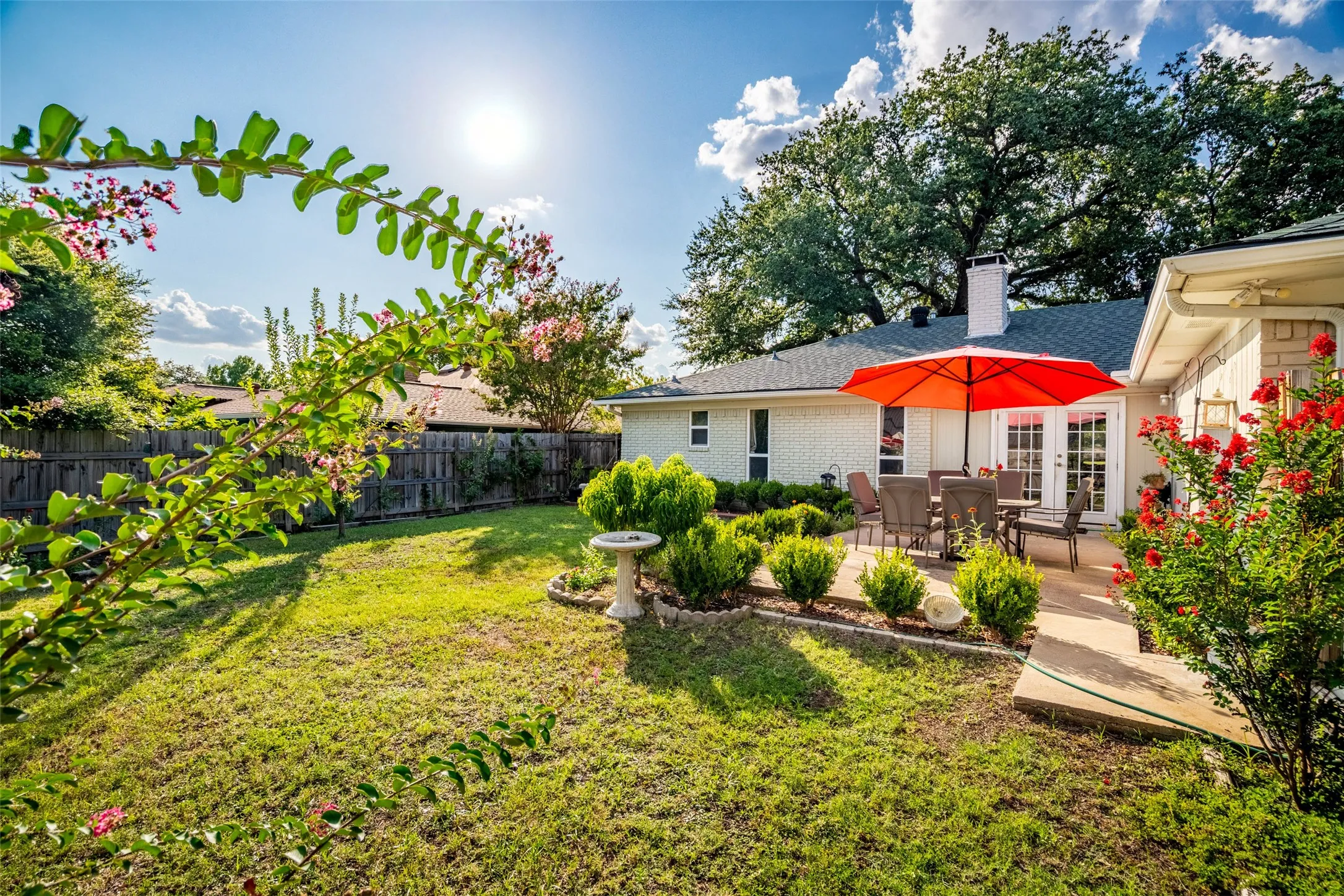 Single Family Residence For Sale in Collin County , 2304 Glen Forest Lane, Plano, Texas 75023, 3 Bedroom, 2 Bathroom, 2 Garage spaces, 1,770 Sqft, built in 1975, mls#21363851, Real Estate Agent in Plano, Homes For Sale in Collin county, Homes For Sale in Plano, Realtor in Plano Texas, Real Estate Brokerage Independent Realty Texas, Luminita Cordes Realtor