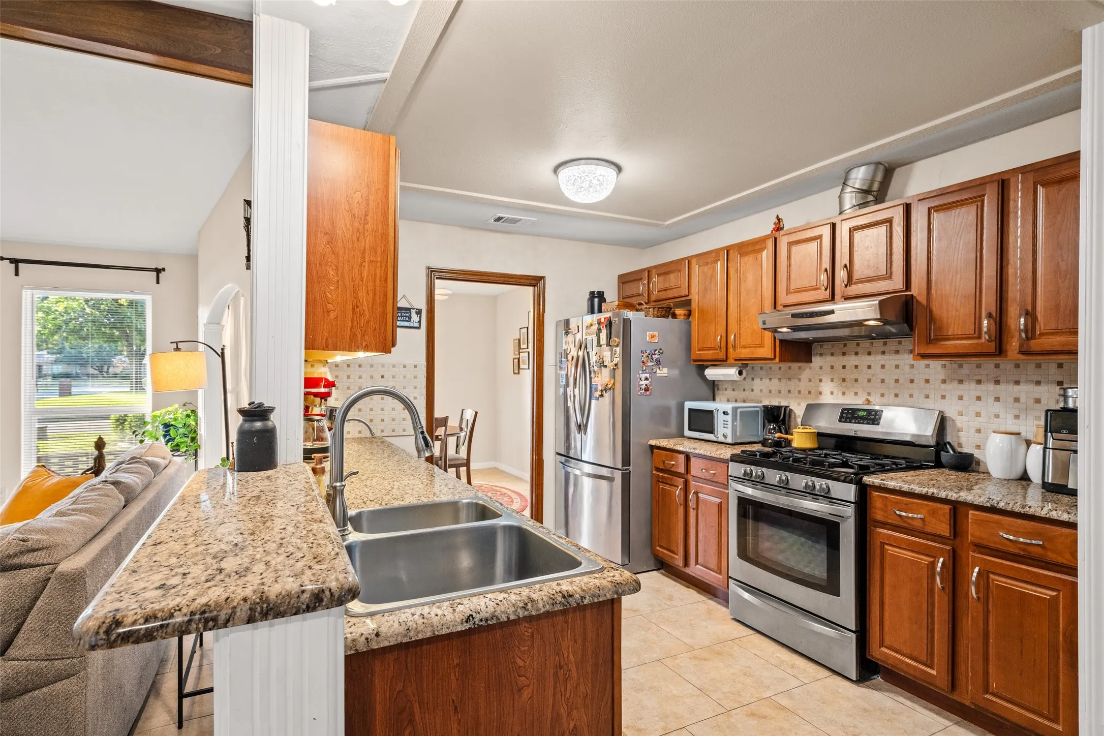 Single Family Residence For Sale in Collin County , 2304 Glen Forest Lane, Plano, Texas 75023, 3 Bedroom, 2 Bathroom, 2 Garage spaces, 1,770 Sqft, built in 1975, mls#21363851, Real Estate Agent in Plano, Homes For Sale in Collin county, Homes For Sale in Plano, Realtor in Plano Texas, Real Estate Brokerage Independent Realty Texas, Luminita Cordes Realtor