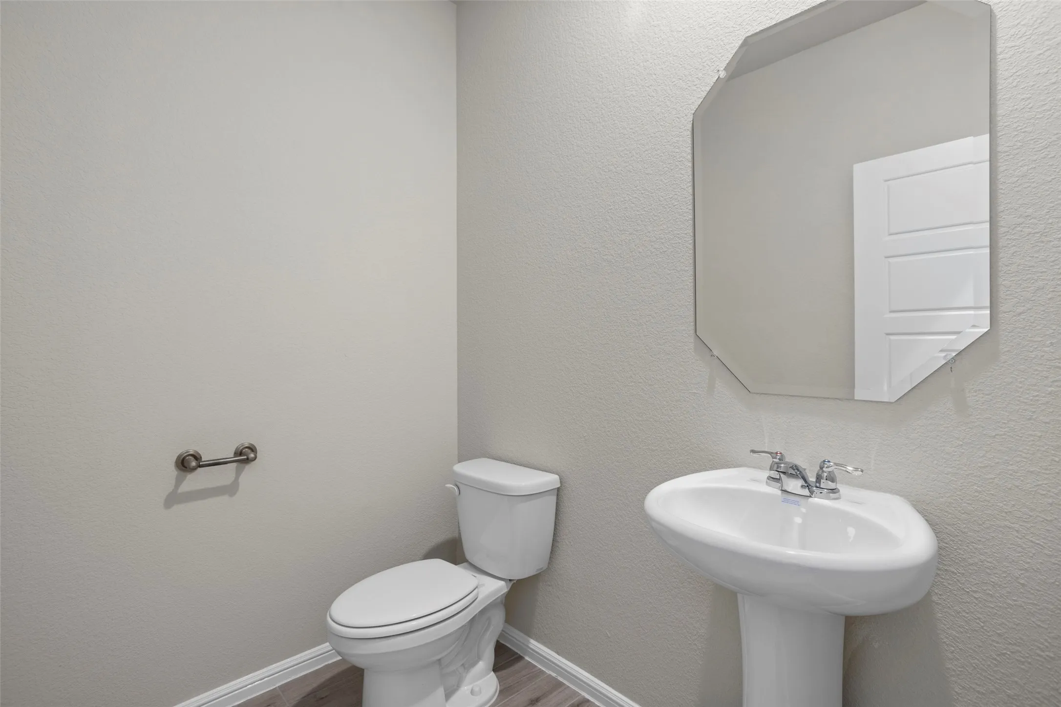 Townhouse For Rent in Tarrant County , 3453 Lake District Lane, Fort Worth, Texas 76135, 3 Bedroom, 3 Bathroom, 2 Garage spaces, 1,805 Sqft, built in 2024, mls#21365094, Real Estate Agent in Fort Worth, Homes For Rent in Tarrant county, Homes For Rent in Fort Worth, Realtor in Fort Worth Texas, Real Estate Brokerage Independent Realty Texas, Luminita Cordes Realtor