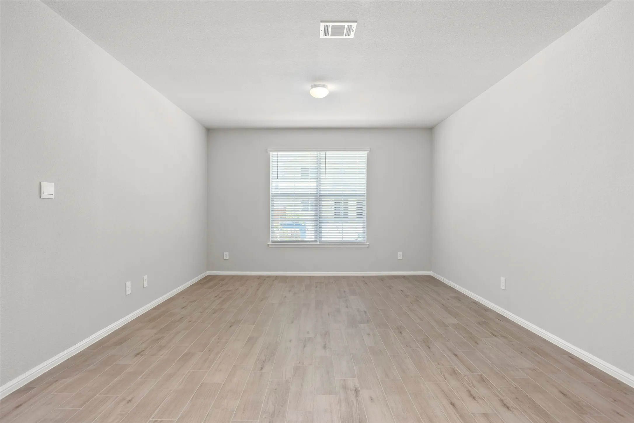 Townhouse For Rent in Tarrant County , 3453 Lake District Lane, Fort Worth, Texas 76135, 3 Bedroom, 3 Bathroom, 2 Garage spaces, 1,805 Sqft, built in 2024, mls#21365094, Real Estate Agent in Fort Worth, Homes For Rent in Tarrant county, Homes For Rent in Fort Worth, Realtor in Fort Worth Texas, Real Estate Brokerage Independent Realty Texas, Luminita Cordes Realtor