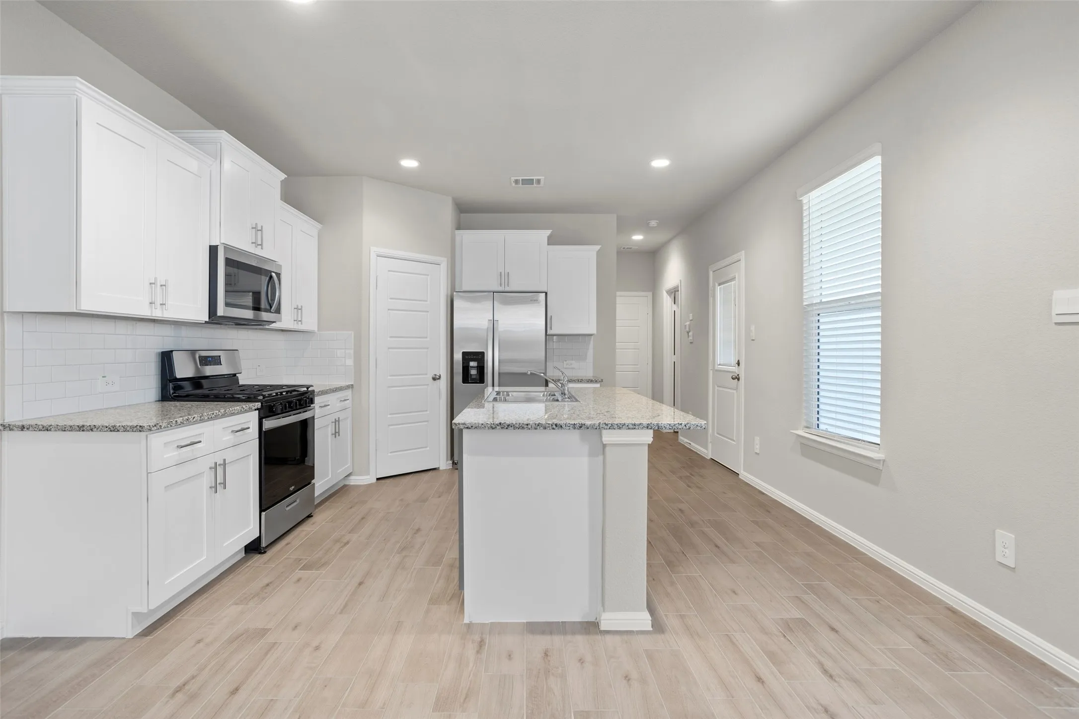 Townhouse For Rent in Tarrant County , 3453 Lake District Lane, Fort Worth, Texas 76135, 3 Bedroom, 3 Bathroom, 2 Garage spaces, 1,805 Sqft, built in 2024, mls#21365094, Real Estate Agent in Fort Worth, Homes For Rent in Tarrant county, Homes For Rent in Fort Worth, Realtor in Fort Worth Texas, Real Estate Brokerage Independent Realty Texas, Luminita Cordes Realtor