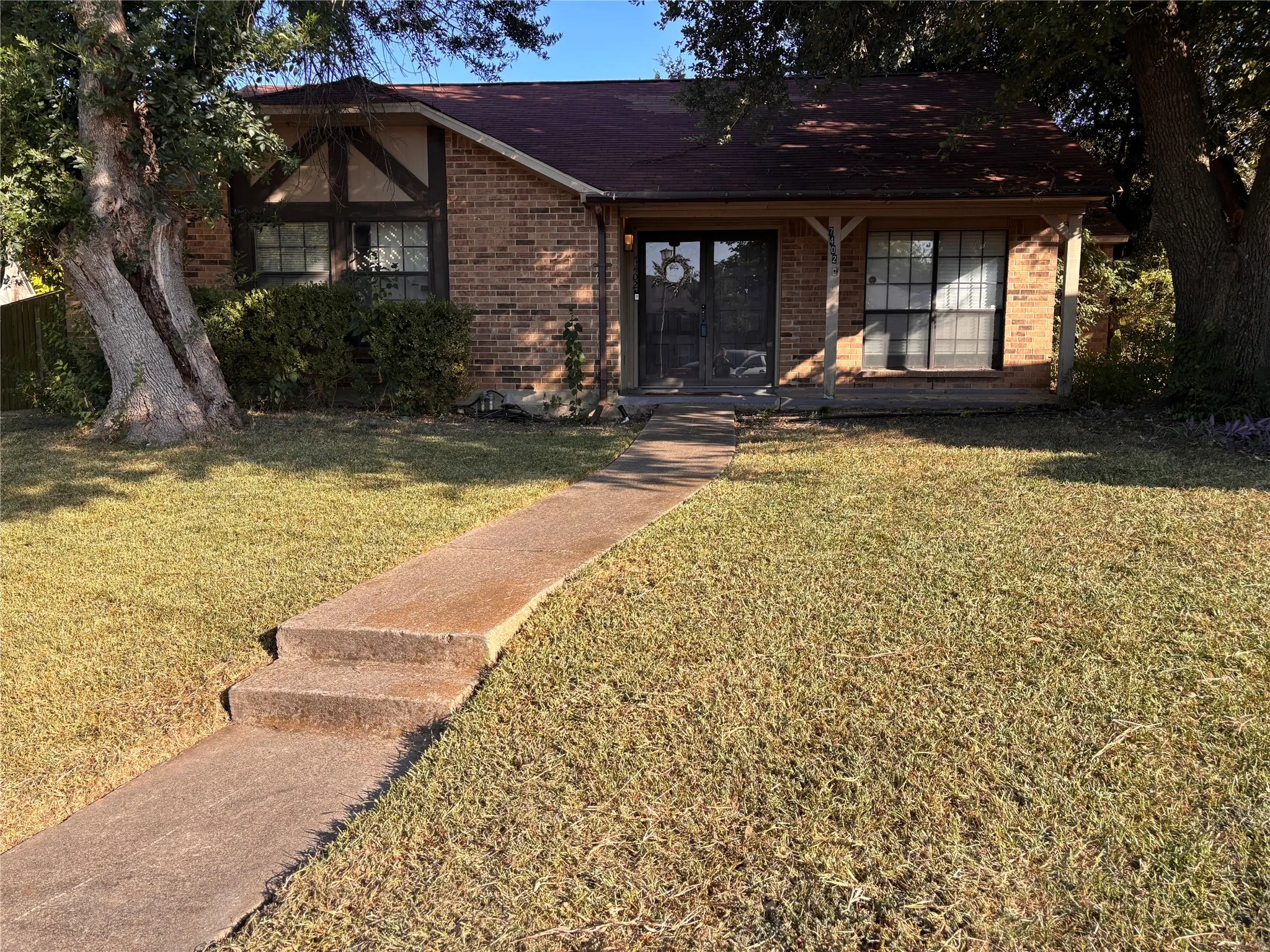Single Family Residence For Sale in Dallas County , 7402 Red Osier Road, Dallas, Texas 75249, 3 Bedroom, 2 Bathroom, 2 Garage spaces, 1,670 Sqft, built in 1982, mls#21364461, Real Estate Agent in Dallas, Homes For Sale in Dallas county, Homes For Sale in Dallas, Realtor in Dallas Texas, Real Estate Brokerage Independent Realty Texas, Luminita Cordes Realtor