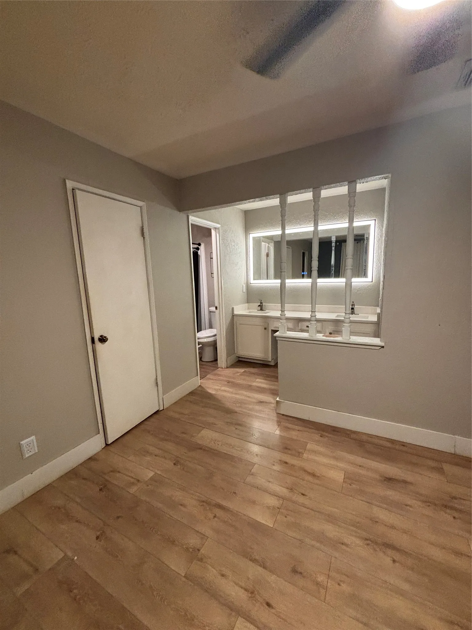 Single Family Residence For Sale in Dallas County , 7402 Red Osier Road, Dallas, Texas 75249, 3 Bedroom, 2 Bathroom, 2 Garage spaces, 1,670 Sqft, built in 1982, mls#21364461, Real Estate Agent in Dallas, Homes For Sale in Dallas county, Homes For Sale in Dallas, Realtor in Dallas Texas, Real Estate Brokerage Independent Realty Texas, Luminita Cordes Realtor