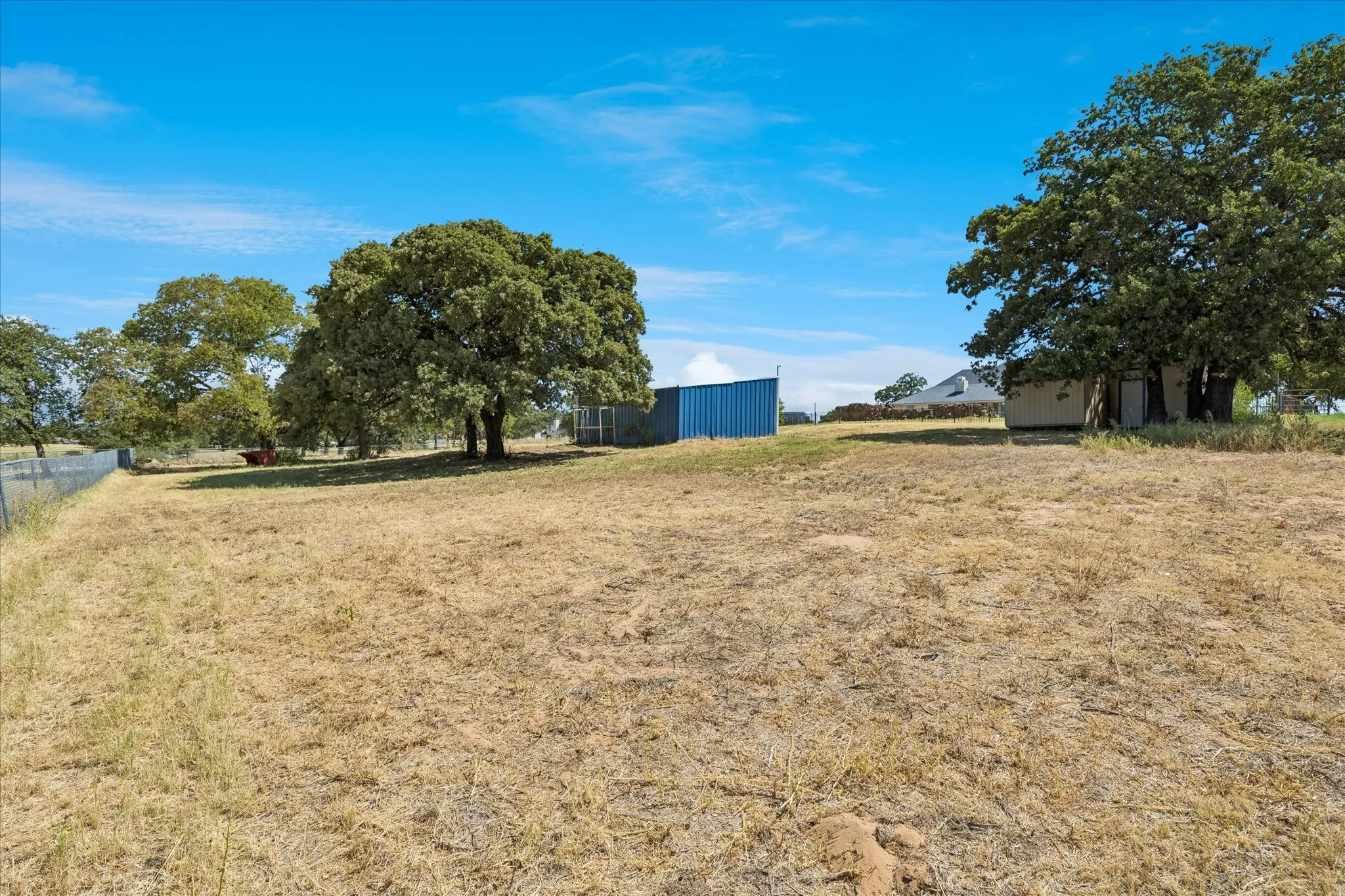 Single Family Residence For Sale in Tarrant County , 3750 Kennedale New Hope Road, Kennedale, Texas 76060, 4 Bedroom, 2 Bathroom, 4 Garage spaces, 2,598 Sqft, built in 1995, mls#21364995, Real Estate Agent in Kennedale, Homes For Sale in Tarrant county, Homes For Sale in Kennedale, Realtor in Kennedale Texas, Real Estate Brokerage Independent Realty Texas, Luminita Cordes Realtor