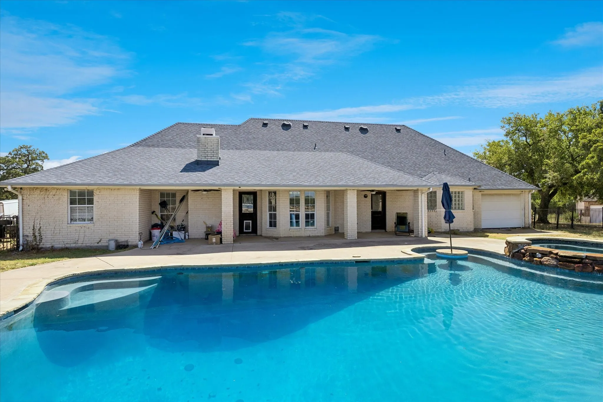 Single Family Residence For Sale in Tarrant County , 3750 Kennedale New Hope Road, Kennedale, Texas 76060, 4 Bedroom, 2 Bathroom, 4 Garage spaces, 2,598 Sqft, built in 1995, mls#21364995, Real Estate Agent in Kennedale, Homes For Sale in Tarrant county, Homes For Sale in Kennedale, Realtor in Kennedale Texas, Real Estate Brokerage Independent Realty Texas, Luminita Cordes Realtor