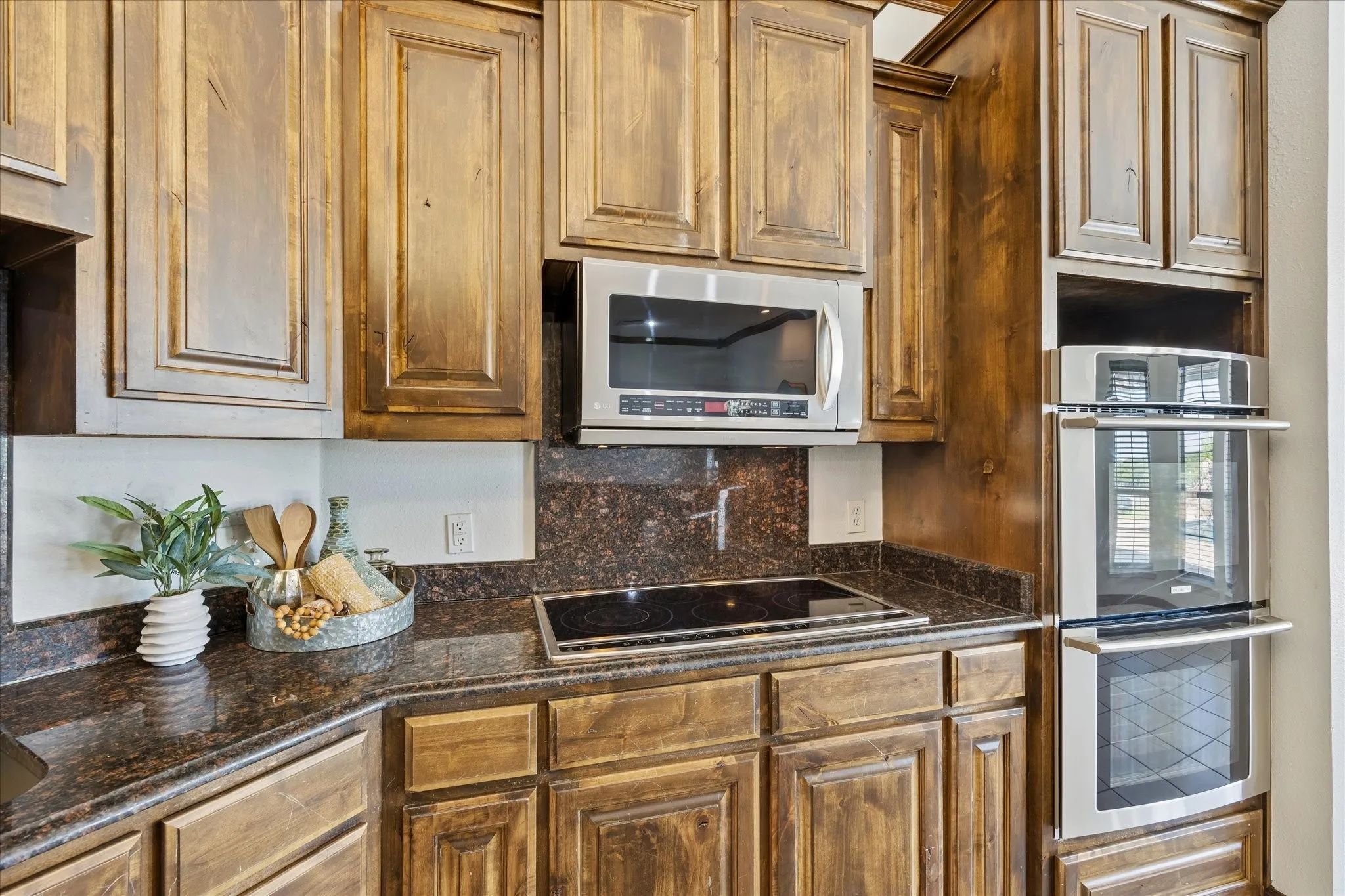 Single Family Residence For Sale in Tarrant County , 3750 Kennedale New Hope Road, Kennedale, Texas 76060, 4 Bedroom, 2 Bathroom, 4 Garage spaces, 2,598 Sqft, built in 1995, mls#21364995, Real Estate Agent in Kennedale, Homes For Sale in Tarrant county, Homes For Sale in Kennedale, Realtor in Kennedale Texas, Real Estate Brokerage Independent Realty Texas, Luminita Cordes Realtor