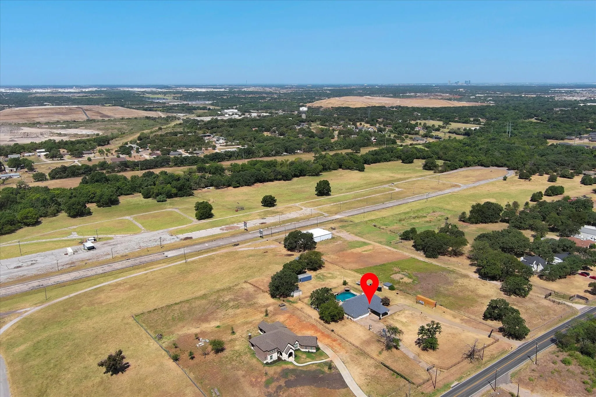 Single Family Residence For Sale in Tarrant County , 3750 Kennedale New Hope Road, Kennedale, Texas 76060, 4 Bedroom, 2 Bathroom, 4 Garage spaces, 2,598 Sqft, built in 1995, mls#21364995, Real Estate Agent in Kennedale, Homes For Sale in Tarrant county, Homes For Sale in Kennedale, Realtor in Kennedale Texas, Real Estate Brokerage Independent Realty Texas, Luminita Cordes Realtor