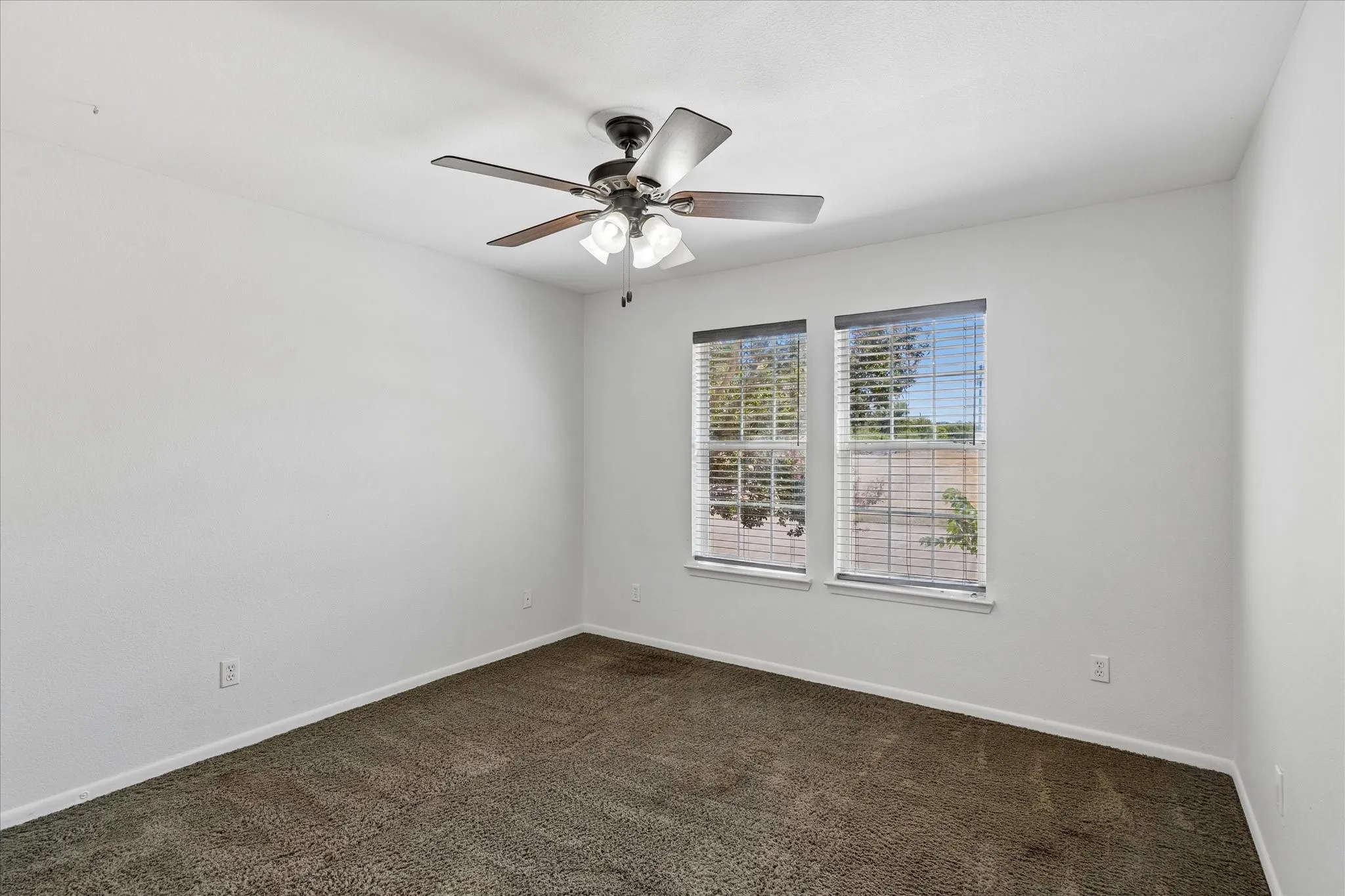 Single Family Residence For Sale in Tarrant County , 3750 Kennedale New Hope Road, Kennedale, Texas 76060, 4 Bedroom, 2 Bathroom, 4 Garage spaces, 2,598 Sqft, built in 1995, mls#21364995, Real Estate Agent in Kennedale, Homes For Sale in Tarrant county, Homes For Sale in Kennedale, Realtor in Kennedale Texas, Real Estate Brokerage Independent Realty Texas, Luminita Cordes Realtor