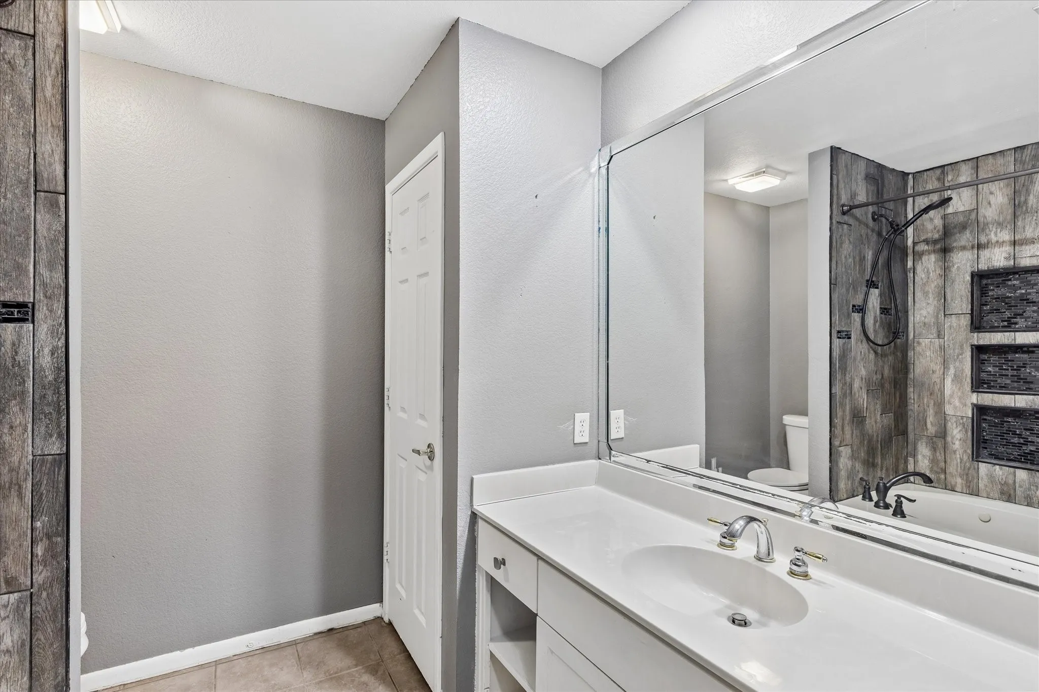 Single Family Residence For Sale in Tarrant County , 3750 Kennedale New Hope Road, Kennedale, Texas 76060, 4 Bedroom, 2 Bathroom, 4 Garage spaces, 2,598 Sqft, built in 1995, mls#21364995, Real Estate Agent in Kennedale, Homes For Sale in Tarrant county, Homes For Sale in Kennedale, Realtor in Kennedale Texas, Real Estate Brokerage Independent Realty Texas, Luminita Cordes Realtor