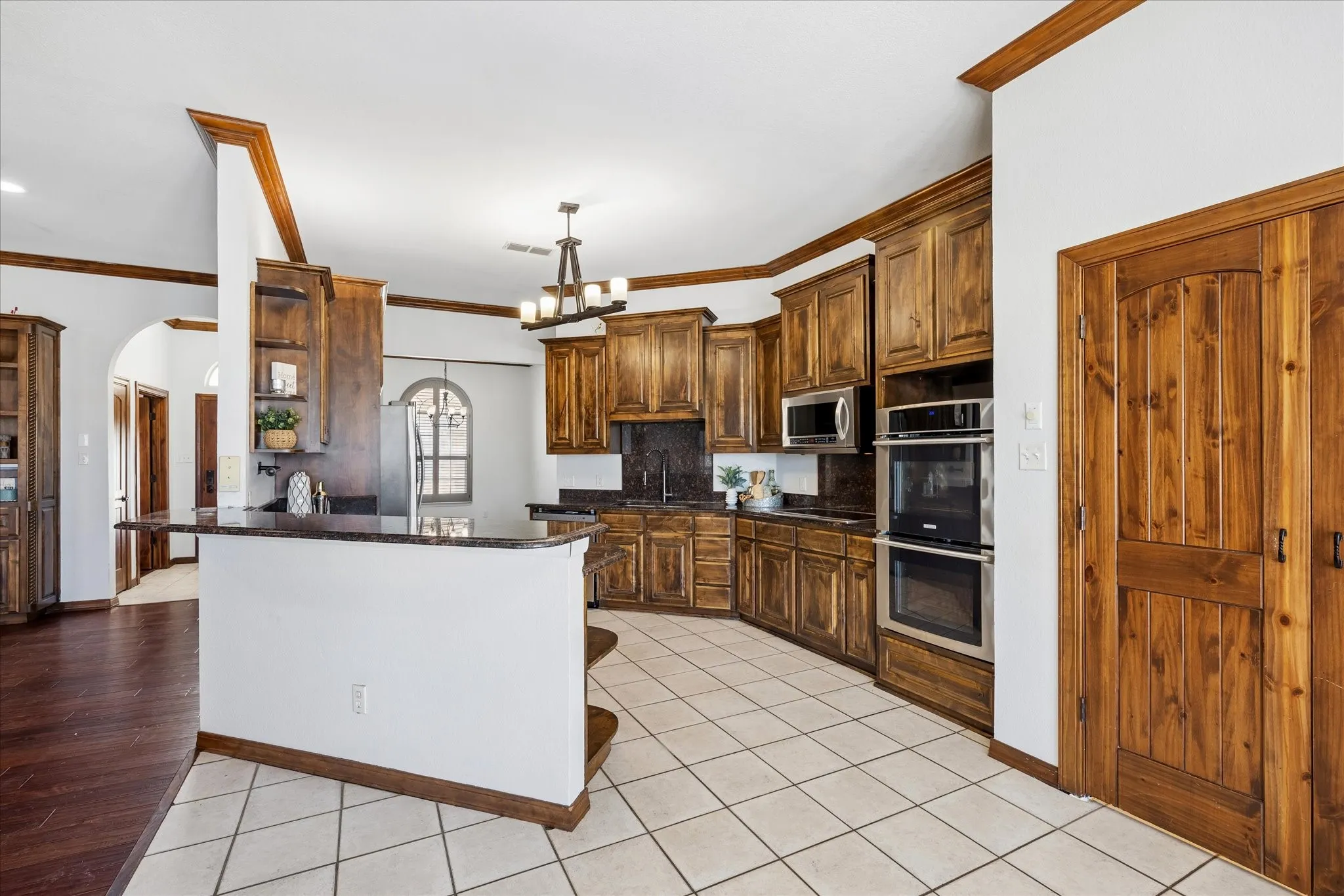Single Family Residence For Sale in Tarrant County , 3750 Kennedale New Hope Road, Kennedale, Texas 76060, 4 Bedroom, 2 Bathroom, 4 Garage spaces, 2,598 Sqft, built in 1995, mls#21364995, Real Estate Agent in Kennedale, Homes For Sale in Tarrant county, Homes For Sale in Kennedale, Realtor in Kennedale Texas, Real Estate Brokerage Independent Realty Texas, Luminita Cordes Realtor