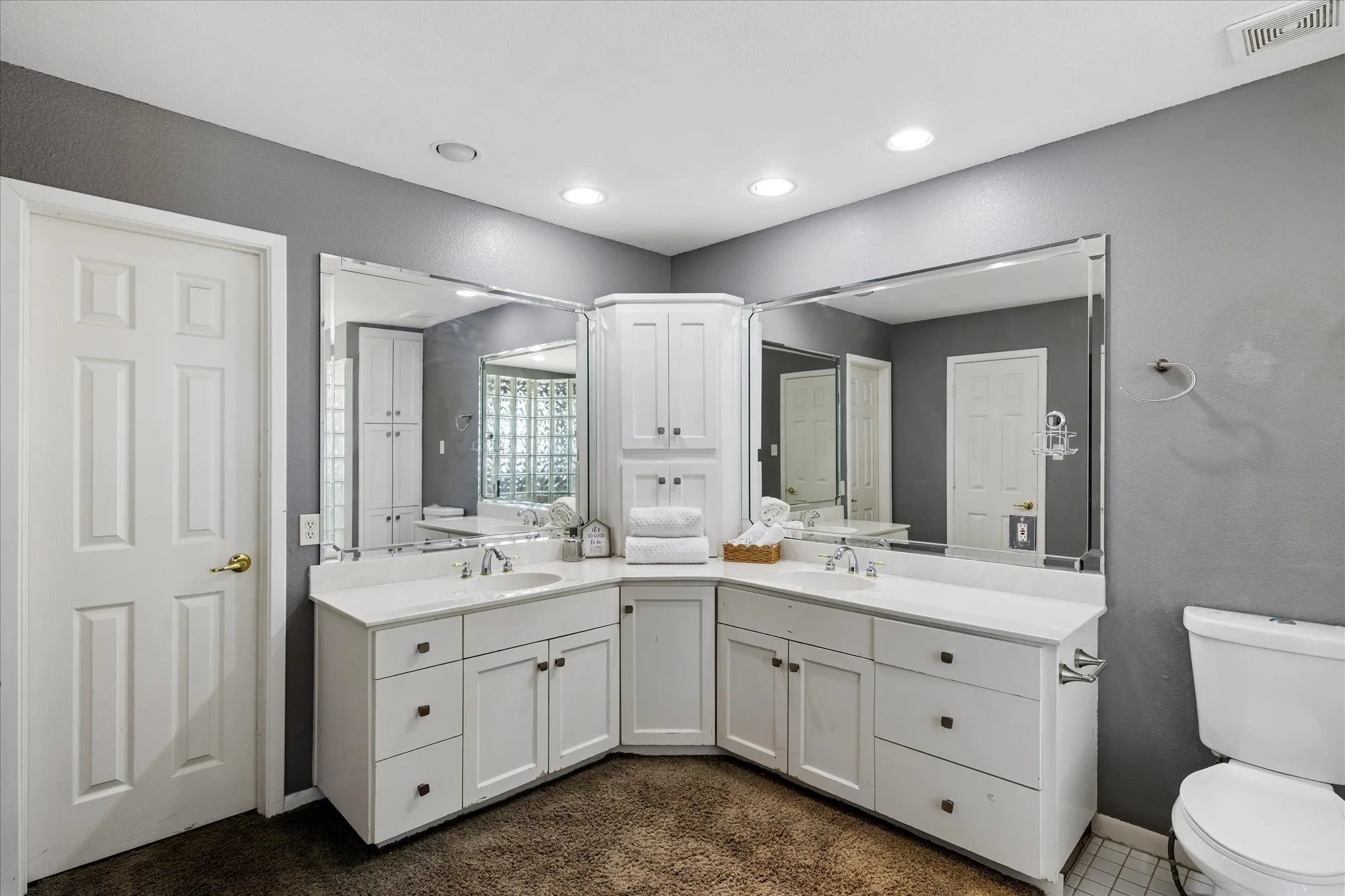 Single Family Residence For Sale in Tarrant County , 3750 Kennedale New Hope Road, Kennedale, Texas 76060, 4 Bedroom, 2 Bathroom, 4 Garage spaces, 2,598 Sqft, built in 1995, mls#21364995, Real Estate Agent in Kennedale, Homes For Sale in Tarrant county, Homes For Sale in Kennedale, Realtor in Kennedale Texas, Real Estate Brokerage Independent Realty Texas, Luminita Cordes Realtor