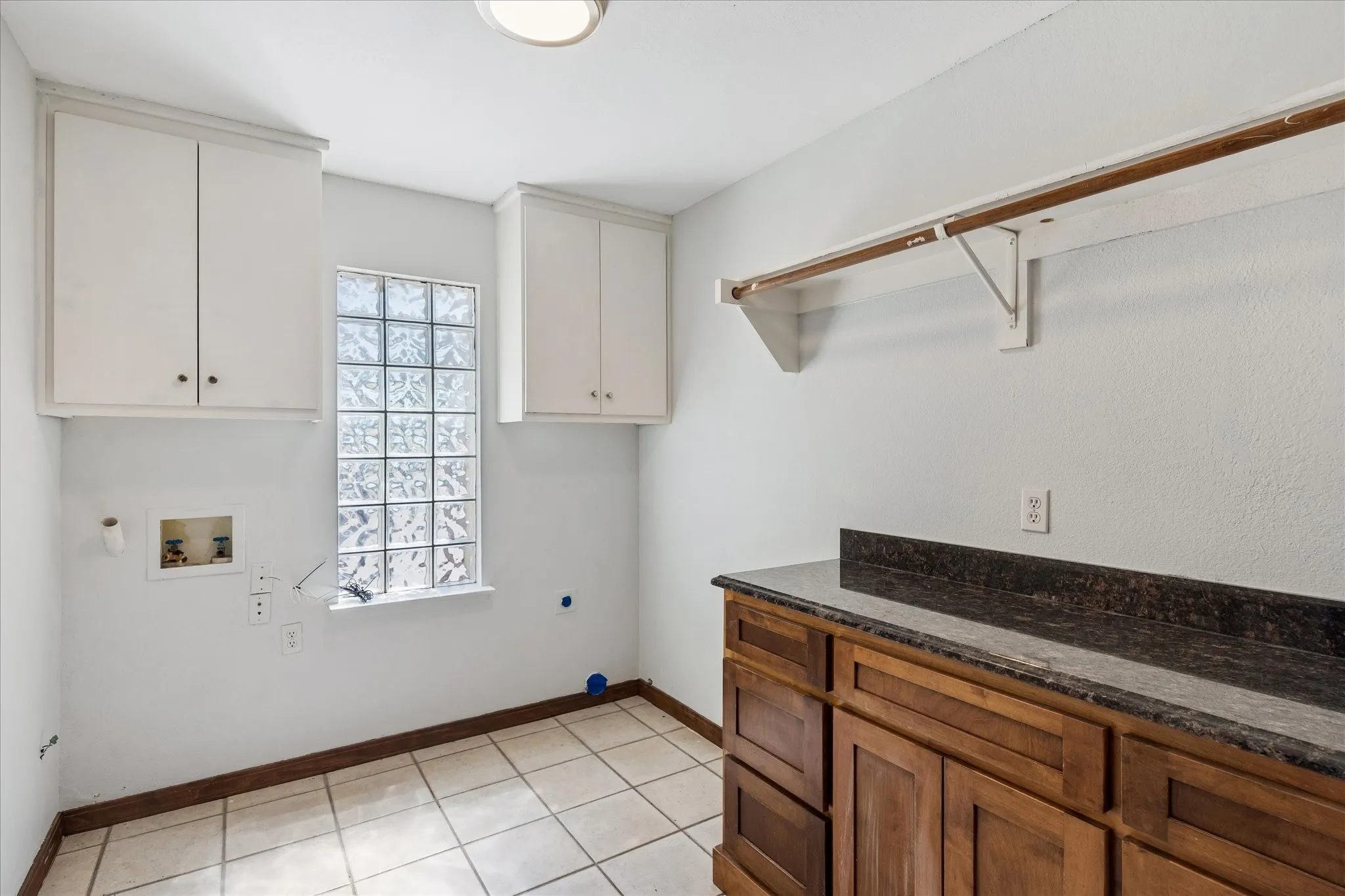 Single Family Residence For Sale in Tarrant County , 3750 Kennedale New Hope Road, Kennedale, Texas 76060, 4 Bedroom, 2 Bathroom, 4 Garage spaces, 2,598 Sqft, built in 1995, mls#21364995, Real Estate Agent in Kennedale, Homes For Sale in Tarrant county, Homes For Sale in Kennedale, Realtor in Kennedale Texas, Real Estate Brokerage Independent Realty Texas, Luminita Cordes Realtor