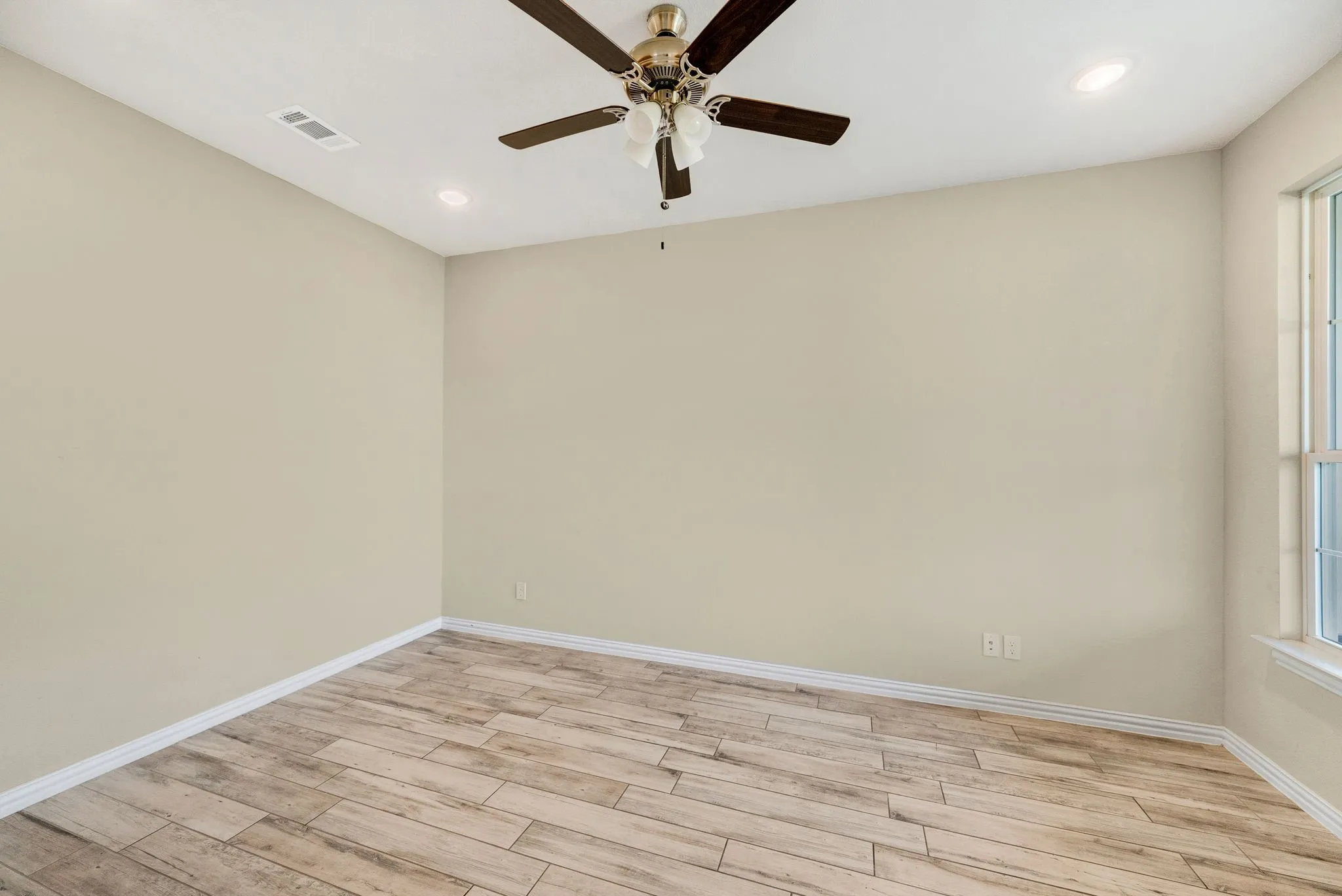 Single Family Residence For Sale in Wise County , 107 Red Cliff Court, Rhome, Texas 76078, 4 Bedroom, 2 Bathroom, 2 Garage spaces, 2,229 Sqft, built in 2023, mls#21357412, Real Estate Agent in Rhome, Homes For Sale in Wise county, Homes For Sale in Rhome, Realtor in Rhome Texas, Real Estate Brokerage Independent Realty Texas, Luminita Cordes Realtor