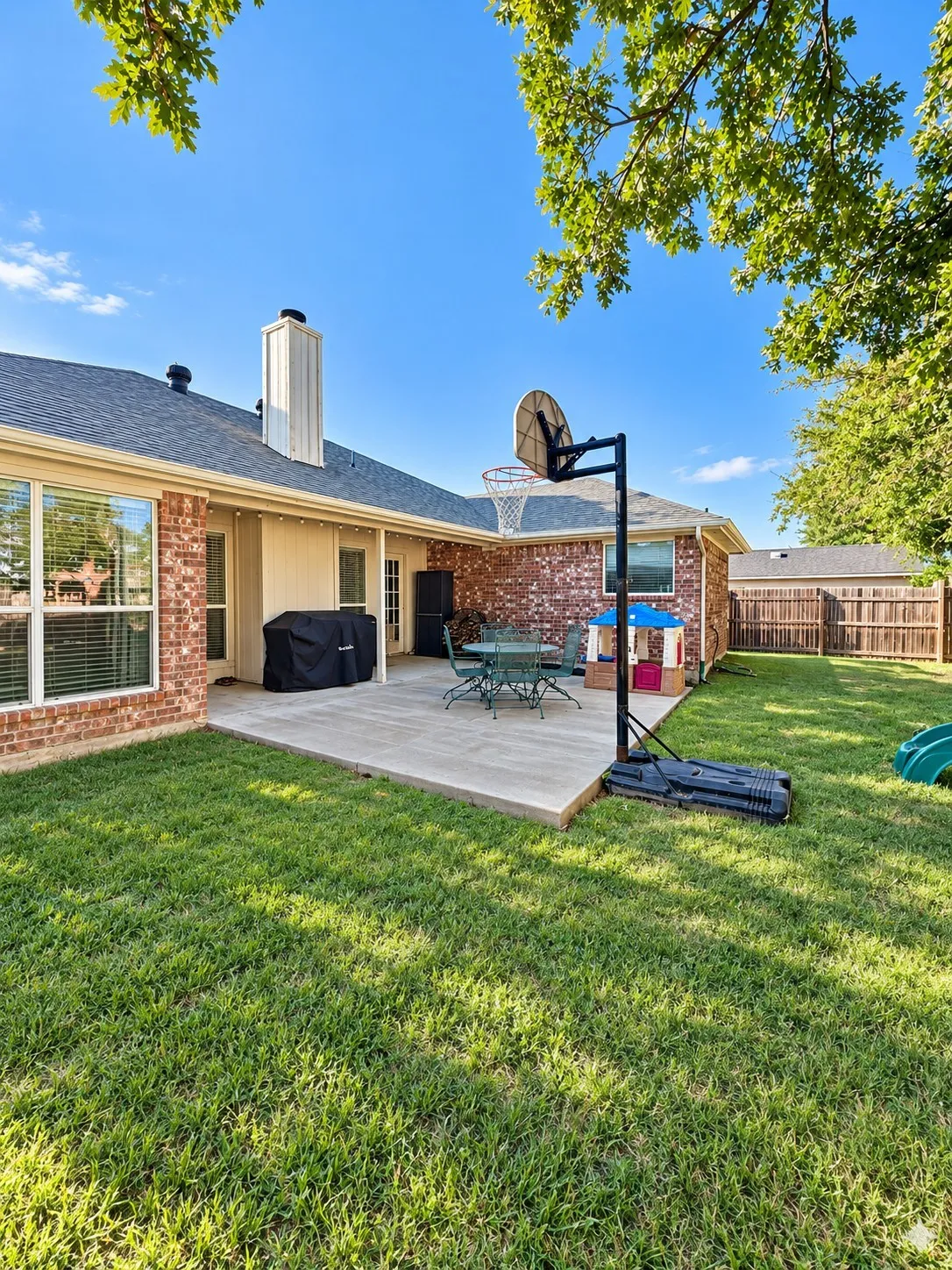 Single Family Residence For Sale in Tarrant County , 420 Marsha Street, Saginaw, Texas 76179, 3 Bedroom, 2 Bathroom, 2 Garage spaces, 1,633 Sqft, built in 2003, mls#21365710, Real Estate Agent in Saginaw, Homes For Sale in Tarrant county, Homes For Sale in Saginaw, Realtor in Saginaw Texas, Real Estate Brokerage Independent Realty Texas, Luminita Cordes Realtor