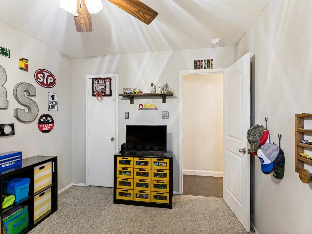 Single Family Residence For Sale in Tarrant County , 420 Marsha Street, Saginaw, Texas 76179, 3 Bedroom, 2 Bathroom, 2 Garage spaces, 1,633 Sqft, built in 2003, mls#21365710, Real Estate Agent in Saginaw, Homes For Sale in Tarrant county, Homes For Sale in Saginaw, Realtor in Saginaw Texas, Real Estate Brokerage Independent Realty Texas, Luminita Cordes Realtor