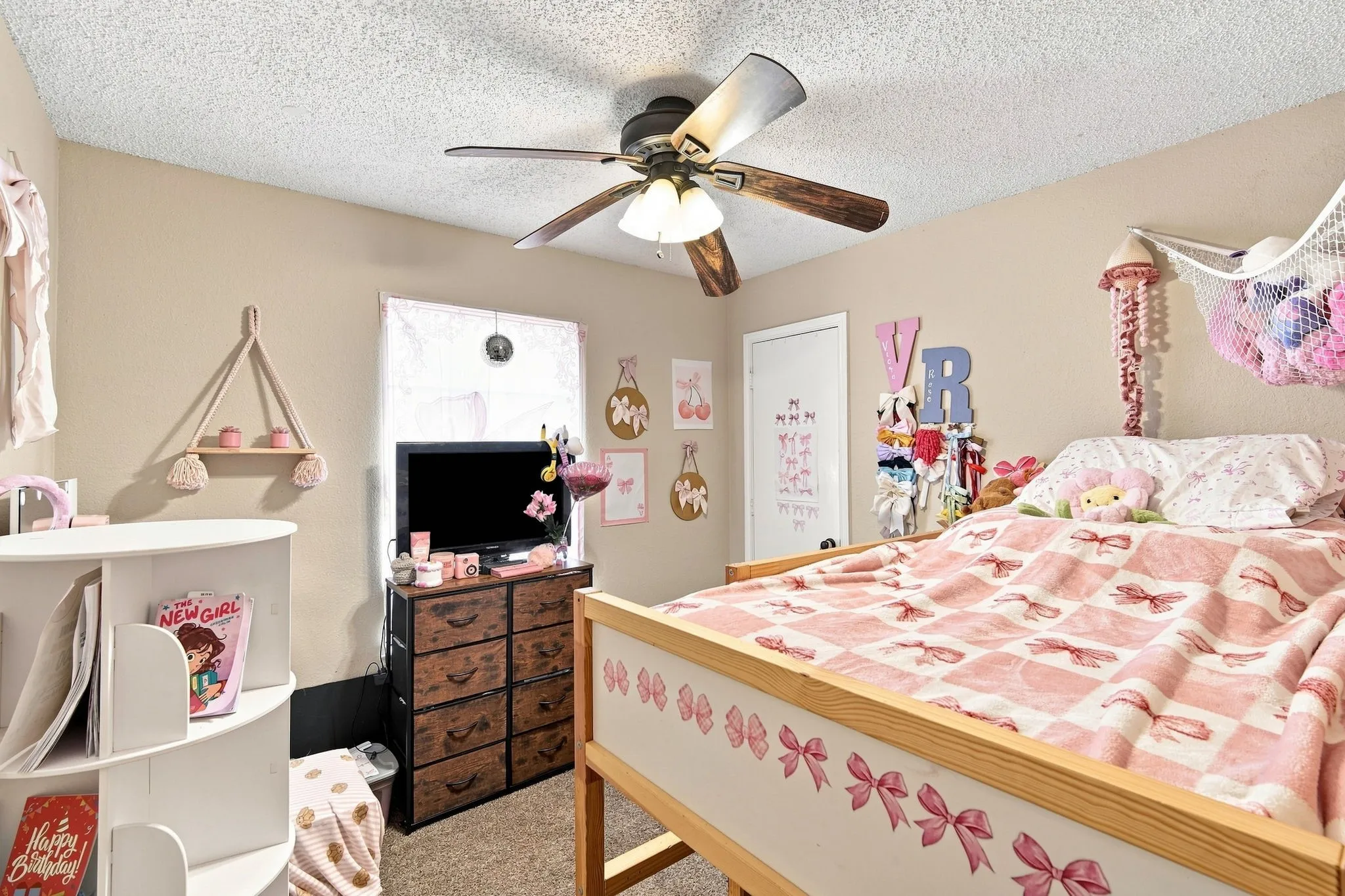 Single Family Residence For Sale in Ellis County , 115 Solon Road, Waxahachie, Texas 75165, 3 Bedroom, 2 Bathroom, Garage spaces, 1,125 Sqft, built in 1986, mls#21365706, Real Estate Agent in Waxahachie, Homes For Sale in Ellis county, Homes For Sale in Waxahachie, Realtor in Waxahachie Texas, Real Estate Brokerage Independent Realty Texas, Luminita Cordes Realtor
