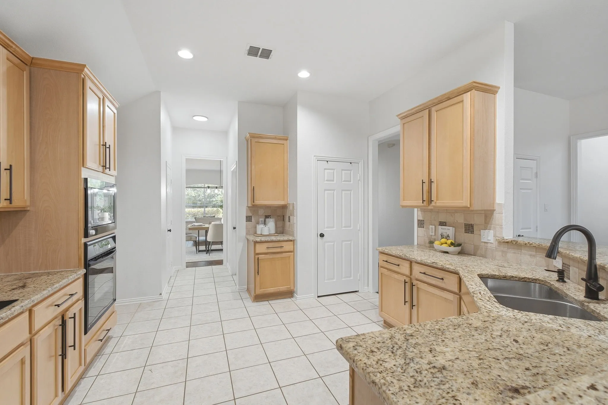 Single Family Residence For Sale in Denton County , 5533 Glenview Lane, The Colony, Texas 75056, 4 Bedroom, 2 Bathroom, 2 Garage spaces, 2,678 Sqft, built in 2001, mls#21364480, Real Estate Agent in The Colony, Homes For Sale in Denton county, Homes For Sale in The Colony, Realtor in The Colony Texas, Real Estate Brokerage Independent Realty Texas, Luminita Cordes Realtor