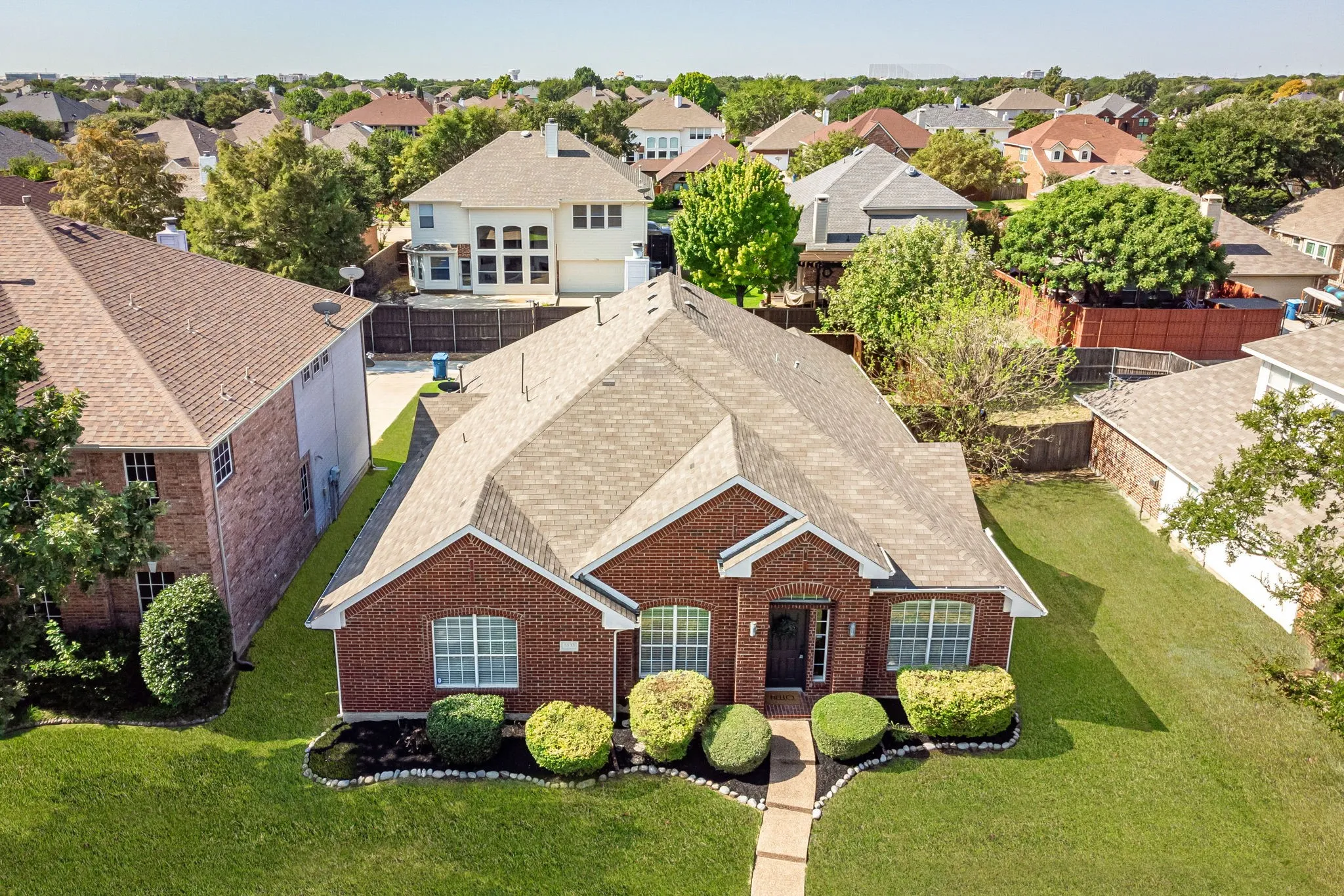 Single Family Residence For Sale in Denton County , 5533 Glenview Lane, The Colony, Texas 75056, 4 Bedroom, 2 Bathroom, 2 Garage spaces, 2,678 Sqft, built in 2001, mls#21364480, Real Estate Agent in The Colony, Homes For Sale in Denton county, Homes For Sale in The Colony, Realtor in The Colony Texas, Real Estate Brokerage Independent Realty Texas, Luminita Cordes Realtor