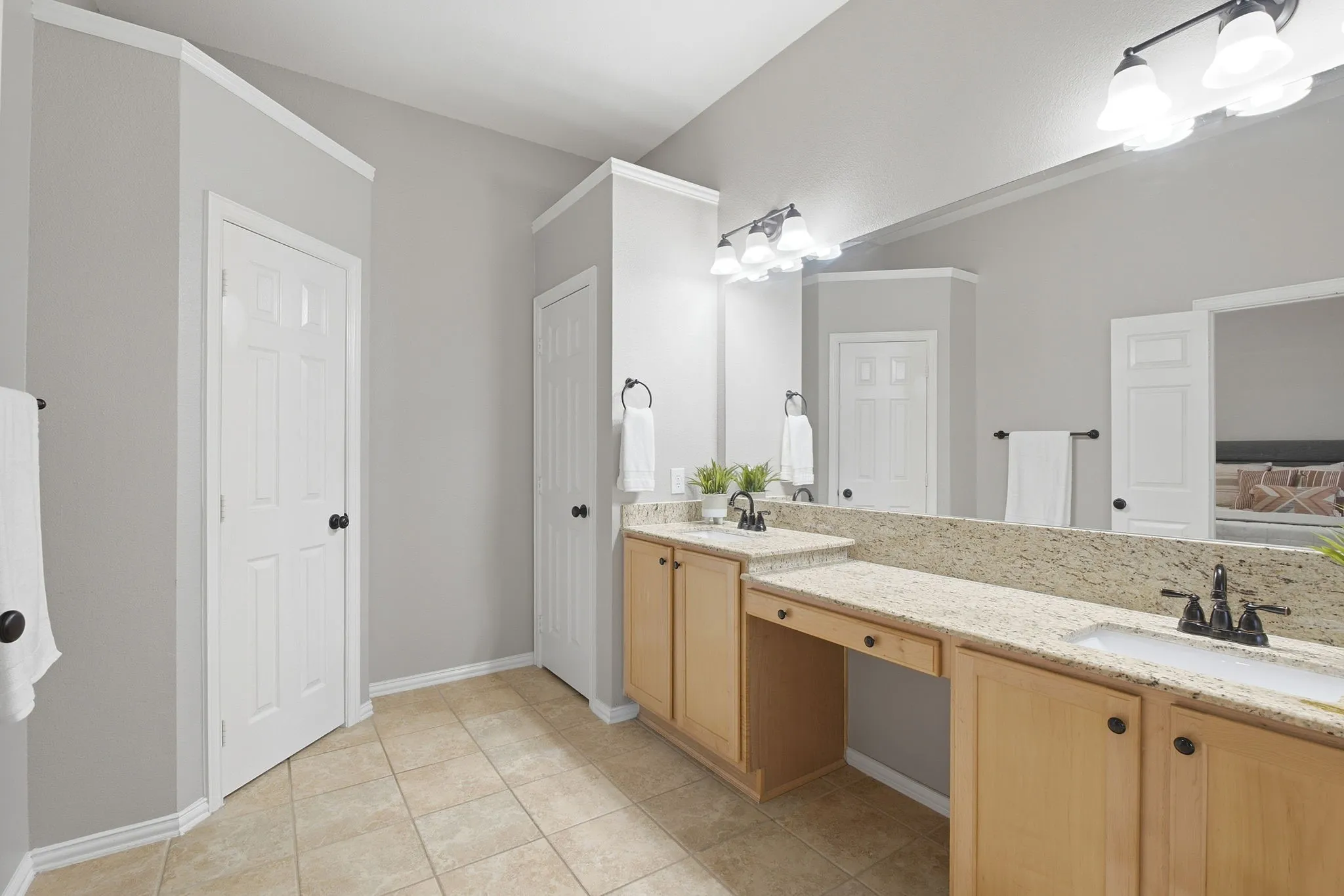 Single Family Residence For Sale in Denton County , 5533 Glenview Lane, The Colony, Texas 75056, 4 Bedroom, 2 Bathroom, 2 Garage spaces, 2,678 Sqft, built in 2001, mls#21364480, Real Estate Agent in The Colony, Homes For Sale in Denton county, Homes For Sale in The Colony, Realtor in The Colony Texas, Real Estate Brokerage Independent Realty Texas, Luminita Cordes Realtor