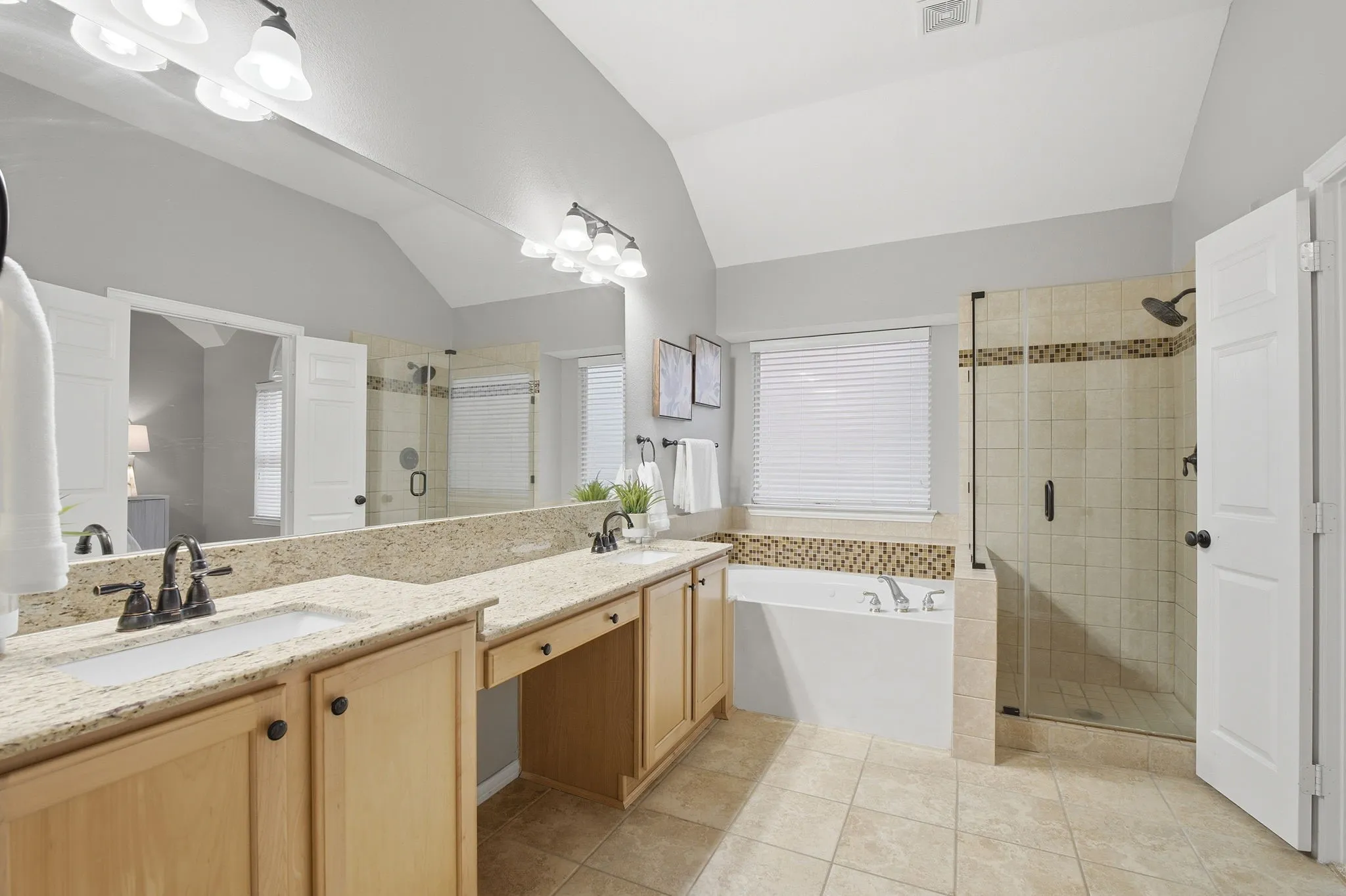 Single Family Residence For Sale in Denton County , 5533 Glenview Lane, The Colony, Texas 75056, 4 Bedroom, 2 Bathroom, 2 Garage spaces, 2,678 Sqft, built in 2001, mls#21364480, Real Estate Agent in The Colony, Homes For Sale in Denton county, Homes For Sale in The Colony, Realtor in The Colony Texas, Real Estate Brokerage Independent Realty Texas, Luminita Cordes Realtor