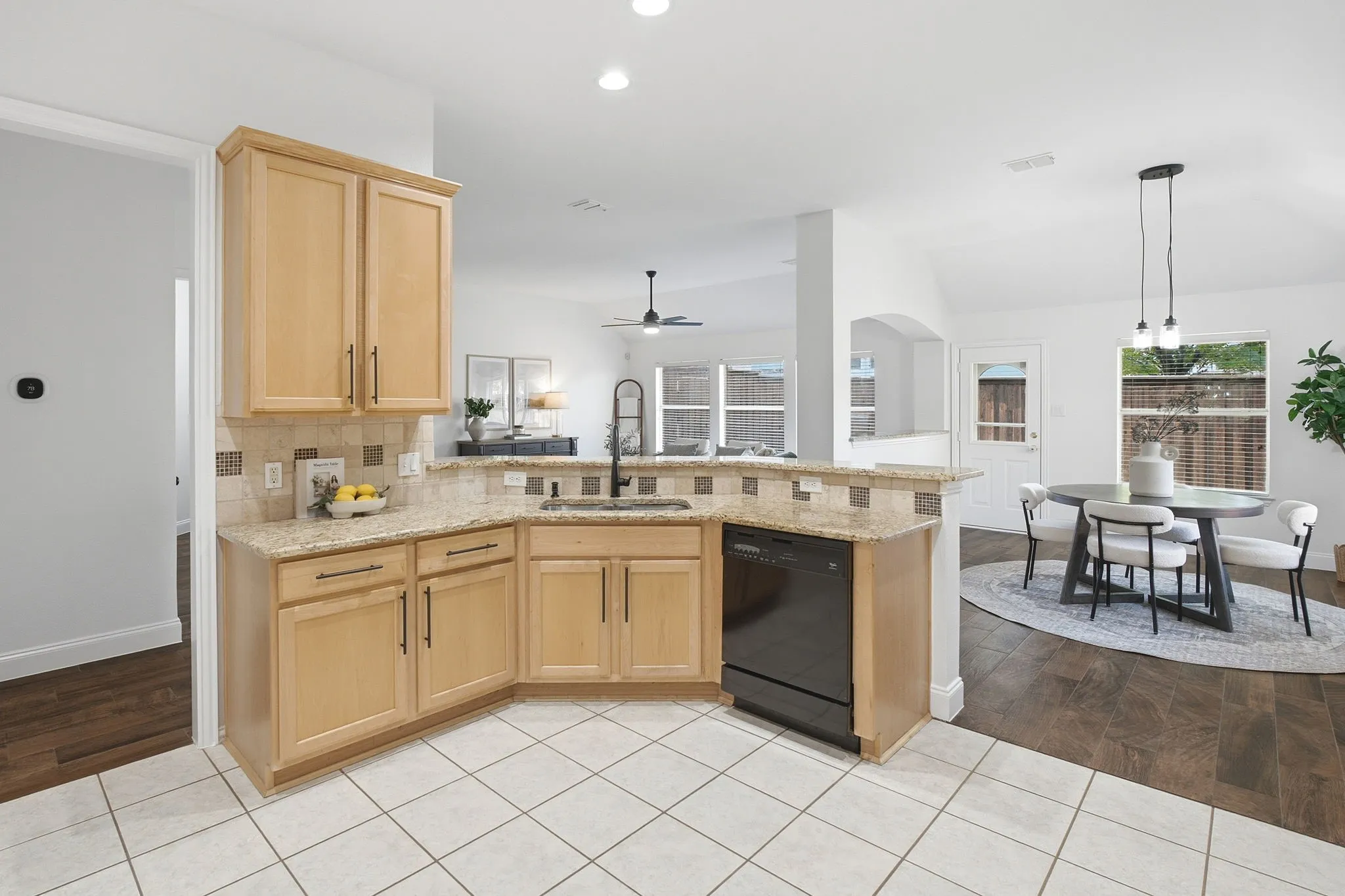 Single Family Residence For Sale in Denton County , 5533 Glenview Lane, The Colony, Texas 75056, 4 Bedroom, 2 Bathroom, 2 Garage spaces, 2,678 Sqft, built in 2001, mls#21364480, Real Estate Agent in The Colony, Homes For Sale in Denton county, Homes For Sale in The Colony, Realtor in The Colony Texas, Real Estate Brokerage Independent Realty Texas, Luminita Cordes Realtor