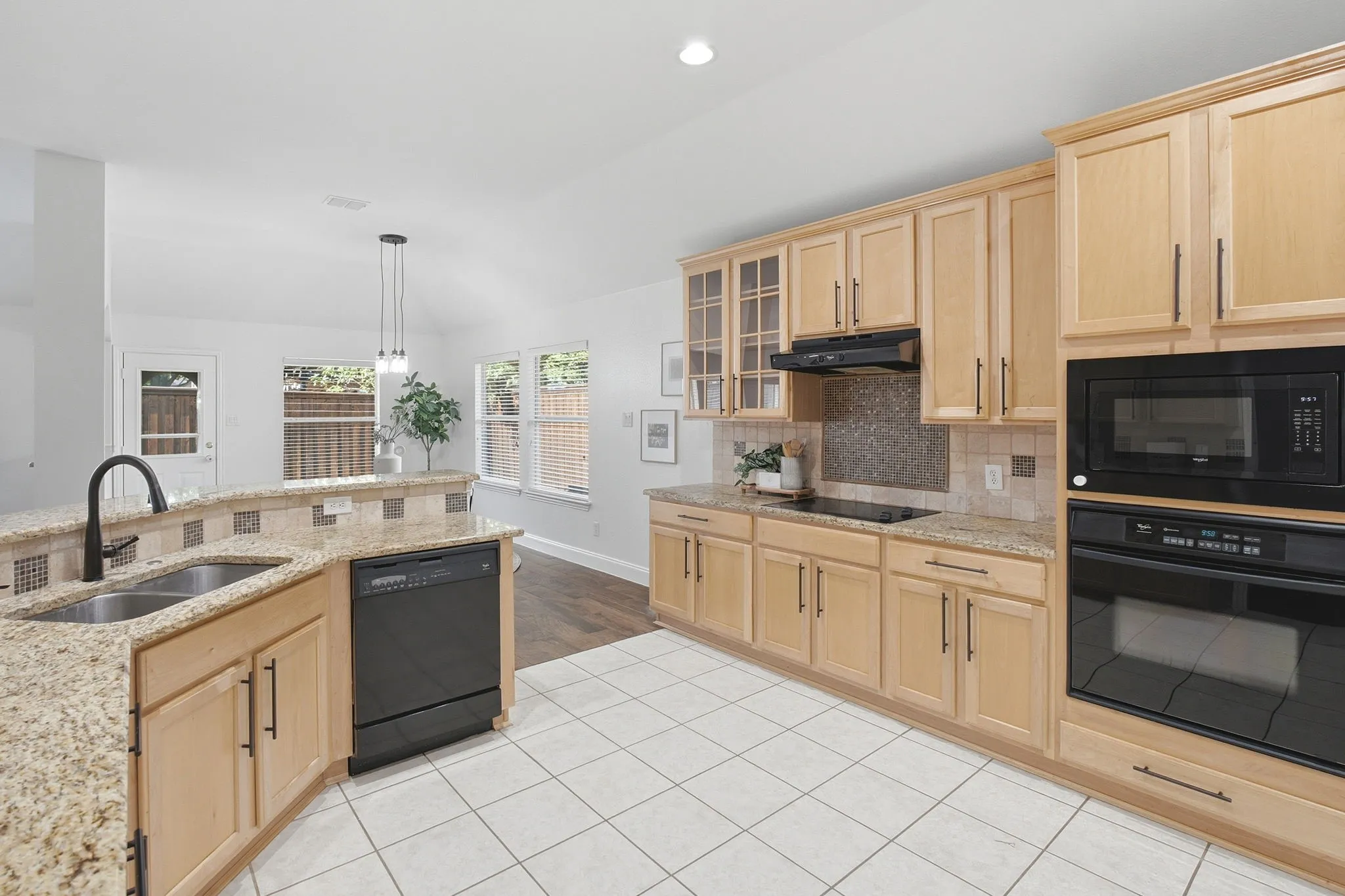 Single Family Residence For Sale in Denton County , 5533 Glenview Lane, The Colony, Texas 75056, 4 Bedroom, 2 Bathroom, 2 Garage spaces, 2,678 Sqft, built in 2001, mls#21364480, Real Estate Agent in The Colony, Homes For Sale in Denton county, Homes For Sale in The Colony, Realtor in The Colony Texas, Real Estate Brokerage Independent Realty Texas, Luminita Cordes Realtor