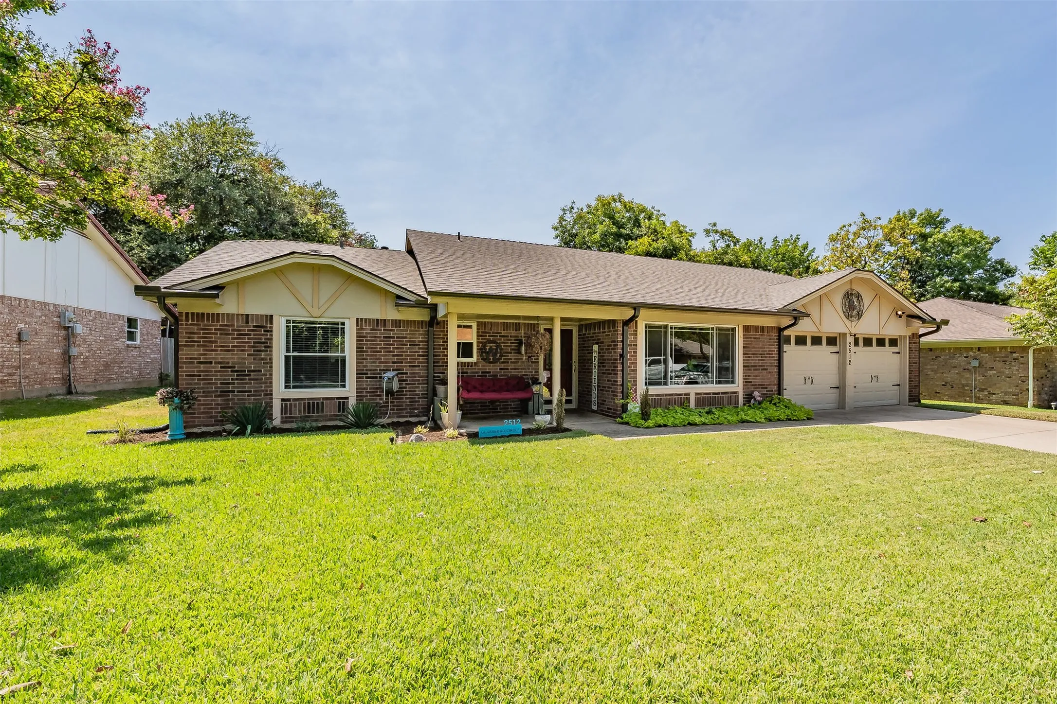 Single Family Residence For Sale in Tarrant County , 2512 Glassboro Circle, Arlington, Texas 76015, 4 Bedroom, 2 Bathroom, 2 Garage spaces, 2,634 Sqft, built in 1976, mls#21365308, Real Estate Agent in Arlington, Homes For Sale in Tarrant county, Homes For Sale in Arlington, Realtor in Arlington Texas, Real Estate Brokerage Independent Realty Texas, Luminita Cordes Realtor