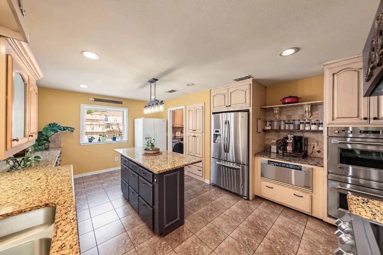 Another view of kitchen