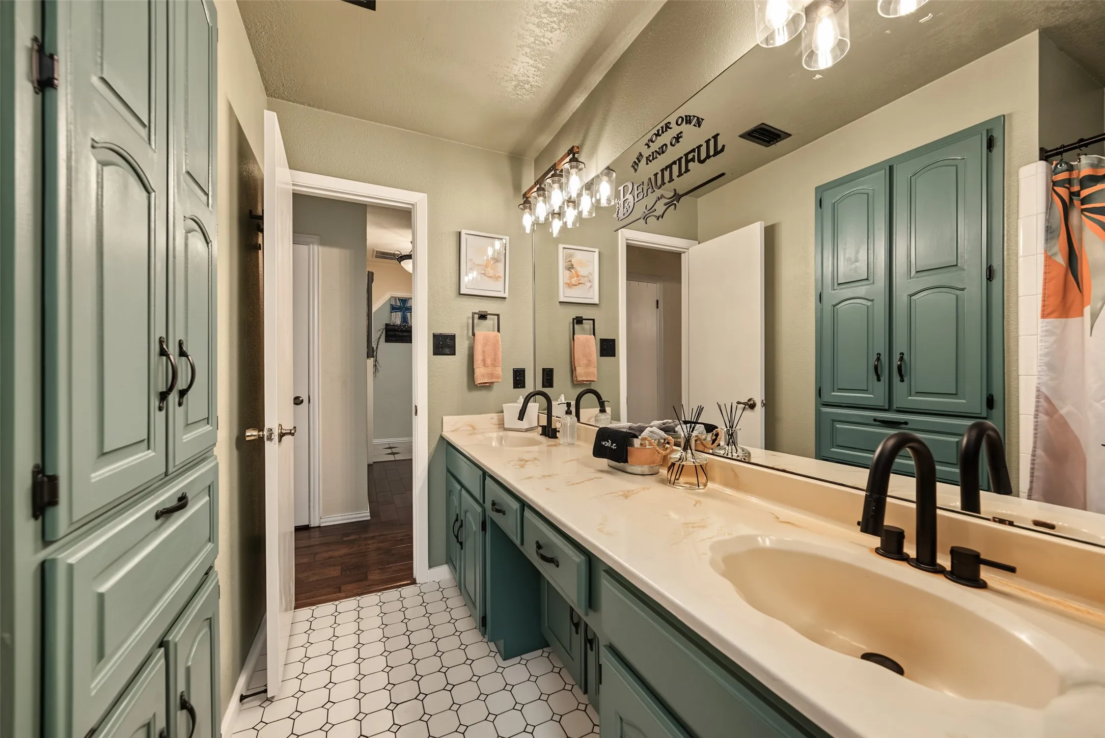 Another view of bathroom