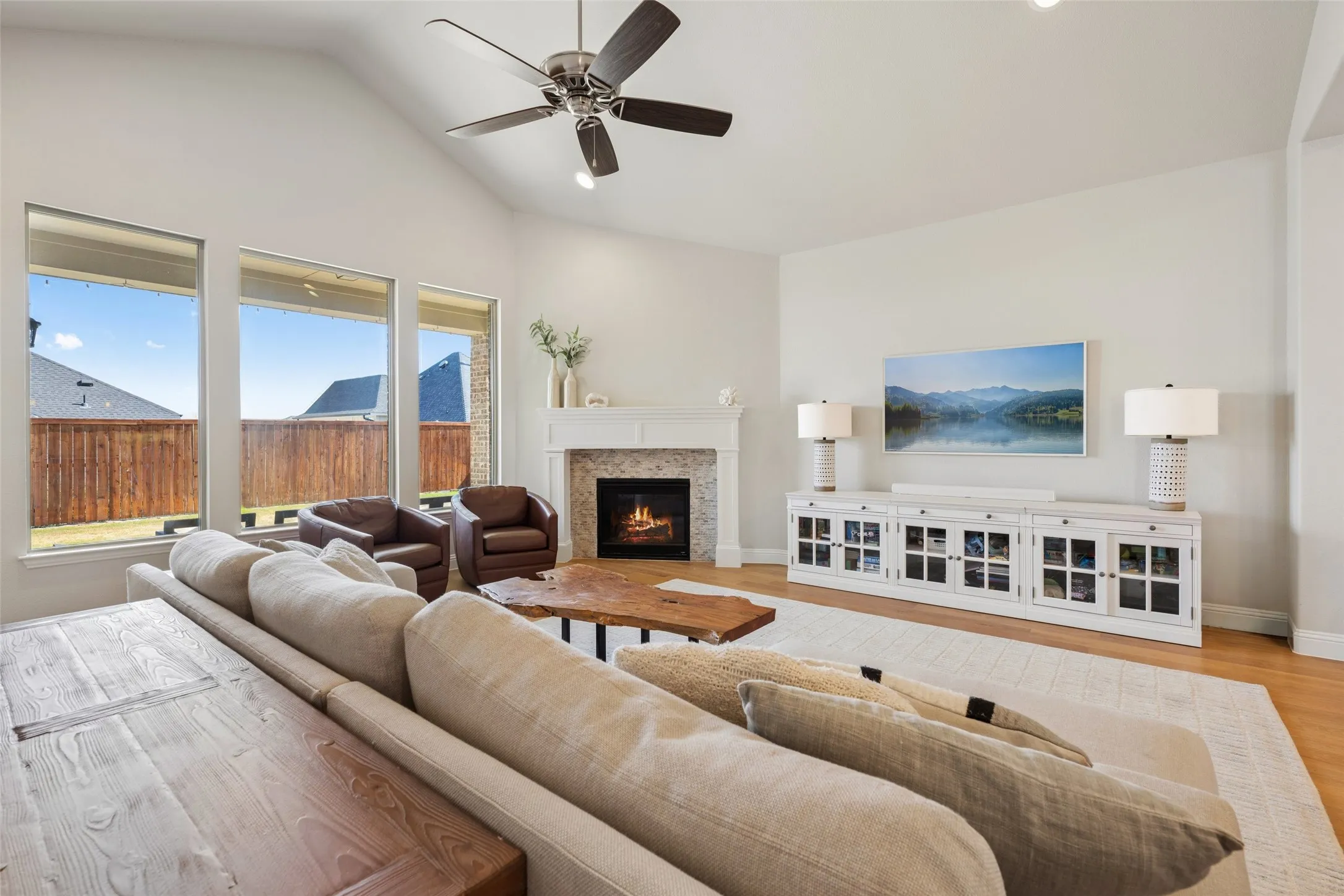 Single Family Residence For Sale in Denton County , 1116 Broadmoor Way, Roanoke, Texas 76262, 4 Bedroom, 3 Bathroom, 3 Garage spaces, 3,406 Sqft, built in 2017, mls#21364335, Real Estate Agent in Roanoke, Homes For Sale in Denton county, Homes For Sale in Roanoke, Realtor in Roanoke Texas, Real Estate Brokerage Independent Realty Texas, Luminita Cordes Realtor