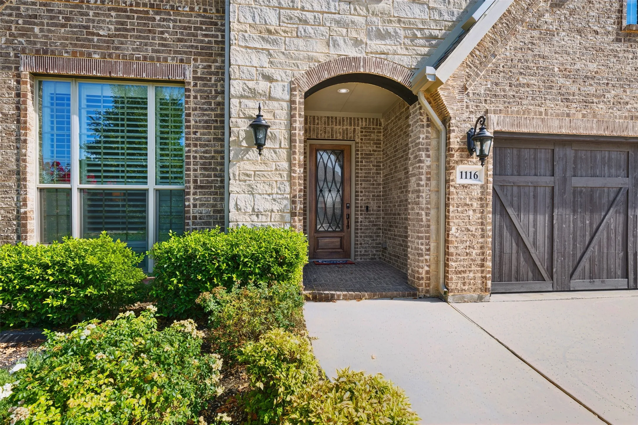 Single Family Residence For Sale in Denton County , 1116 Broadmoor Way, Roanoke, Texas 76262, 4 Bedroom, 3 Bathroom, 3 Garage spaces, 3,406 Sqft, built in 2017, mls#21364335, Real Estate Agent in Roanoke, Homes For Sale in Denton county, Homes For Sale in Roanoke, Realtor in Roanoke Texas, Real Estate Brokerage Independent Realty Texas, Luminita Cordes Realtor
