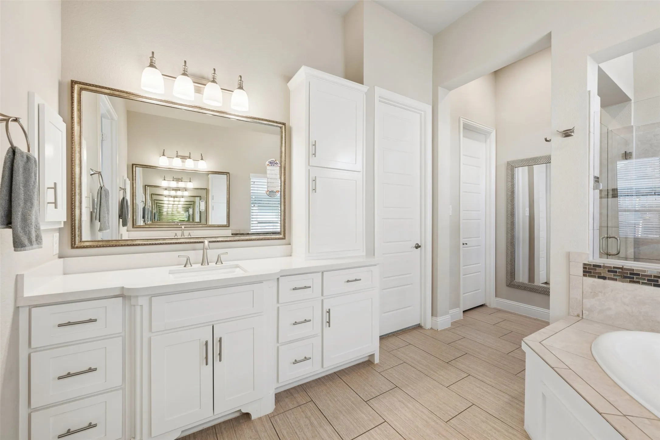 Single Family Residence For Sale in Denton County , 1116 Broadmoor Way, Roanoke, Texas 76262, 4 Bedroom, 3 Bathroom, 3 Garage spaces, 3,406 Sqft, built in 2017, mls#21364335, Real Estate Agent in Roanoke, Homes For Sale in Denton county, Homes For Sale in Roanoke, Realtor in Roanoke Texas, Real Estate Brokerage Independent Realty Texas, Luminita Cordes Realtor