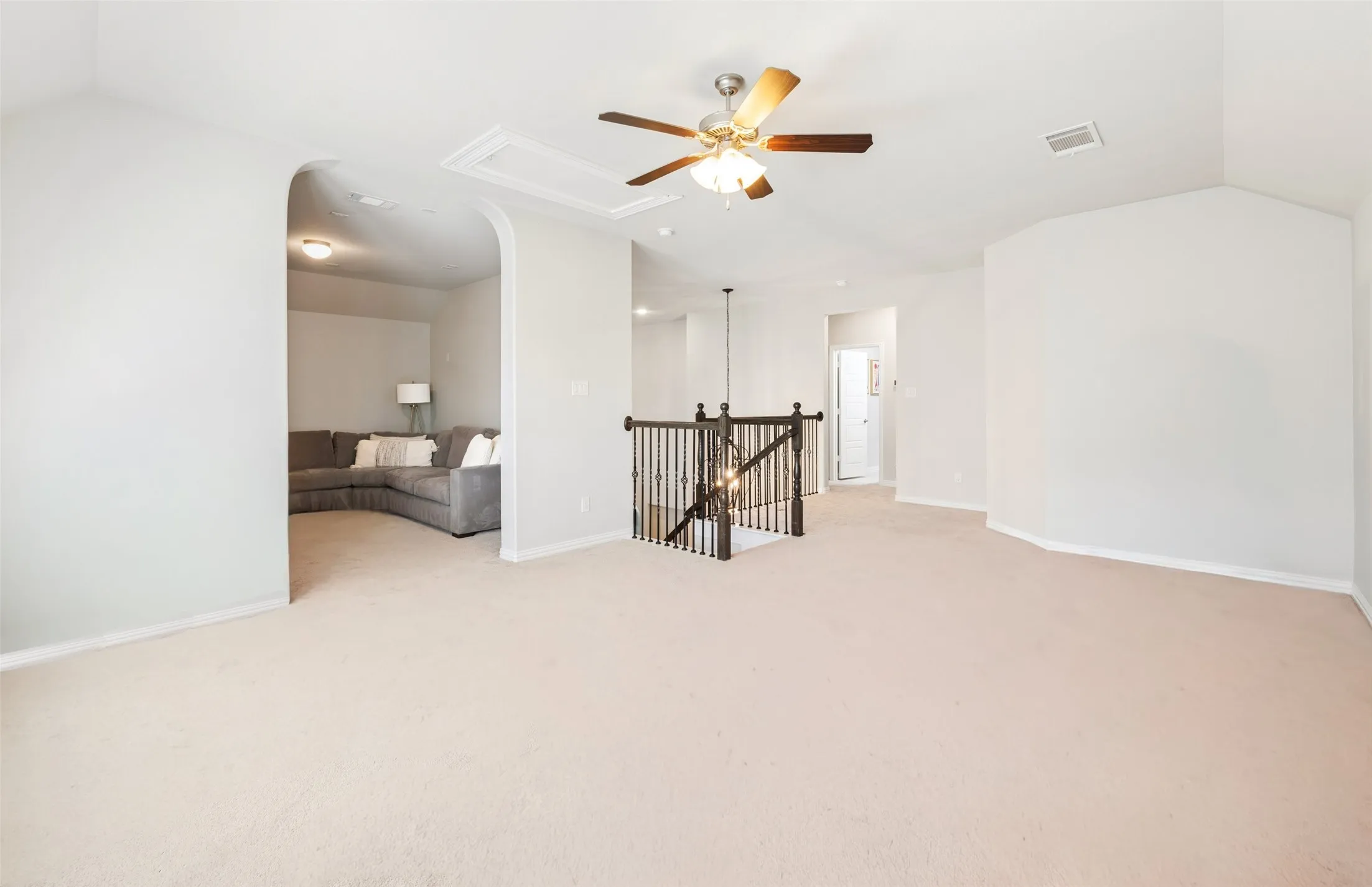 Single Family Residence For Sale in Denton County , 1116 Broadmoor Way, Roanoke, Texas 76262, 4 Bedroom, 3 Bathroom, 3 Garage spaces, 3,406 Sqft, built in 2017, mls#21364335, Real Estate Agent in Roanoke, Homes For Sale in Denton county, Homes For Sale in Roanoke, Realtor in Roanoke Texas, Real Estate Brokerage Independent Realty Texas, Luminita Cordes Realtor