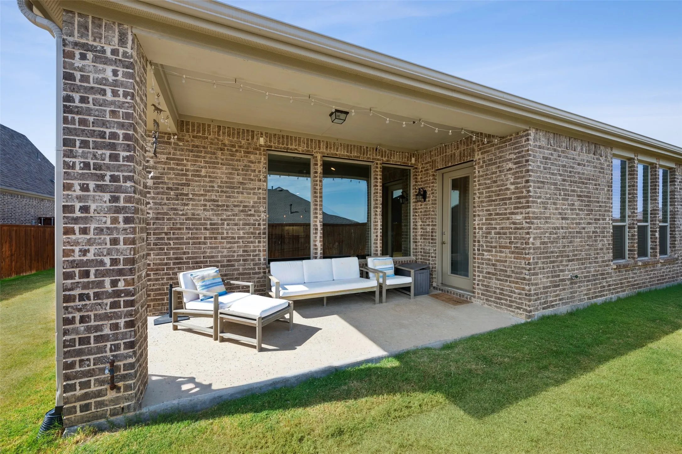 Single Family Residence For Sale in Denton County , 1116 Broadmoor Way, Roanoke, Texas 76262, 4 Bedroom, 3 Bathroom, 3 Garage spaces, 3,406 Sqft, built in 2017, mls#21364335, Real Estate Agent in Roanoke, Homes For Sale in Denton county, Homes For Sale in Roanoke, Realtor in Roanoke Texas, Real Estate Brokerage Independent Realty Texas, Luminita Cordes Realtor