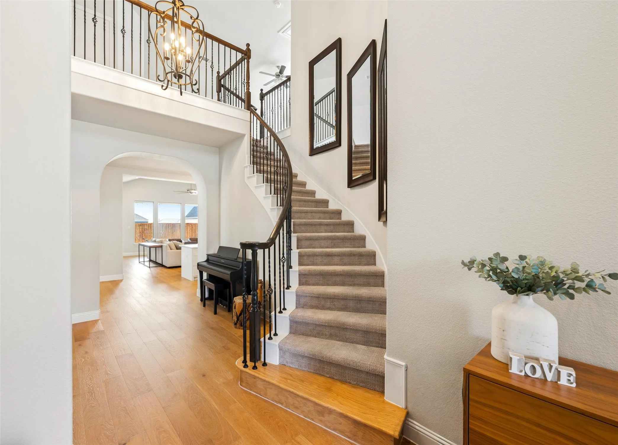 Single Family Residence For Sale in Denton County , 1116 Broadmoor Way, Roanoke, Texas 76262, 4 Bedroom, 3 Bathroom, 3 Garage spaces, 3,406 Sqft, built in 2017, mls#21364335, Real Estate Agent in Roanoke, Homes For Sale in Denton county, Homes For Sale in Roanoke, Realtor in Roanoke Texas, Real Estate Brokerage Independent Realty Texas, Luminita Cordes Realtor