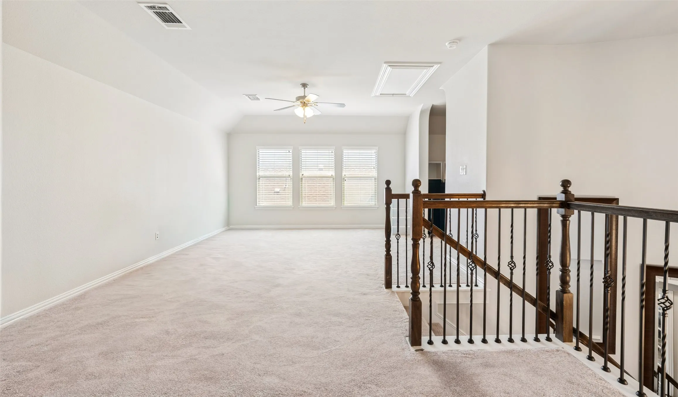 Single Family Residence For Sale in Denton County , 1116 Broadmoor Way, Roanoke, Texas 76262, 4 Bedroom, 3 Bathroom, 3 Garage spaces, 3,406 Sqft, built in 2017, mls#21364335, Real Estate Agent in Roanoke, Homes For Sale in Denton county, Homes For Sale in Roanoke, Realtor in Roanoke Texas, Real Estate Brokerage Independent Realty Texas, Luminita Cordes Realtor