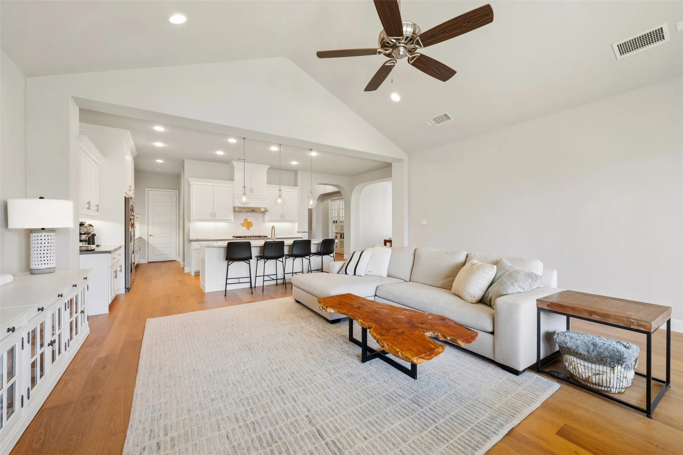 Single Family Residence For Sale in Denton County , 1116 Broadmoor Way, Roanoke, Texas 76262, 4 Bedroom, 3 Bathroom, 3 Garage spaces, 3,406 Sqft, built in 2017, mls#21364335, Real Estate Agent in Roanoke, Homes For Sale in Denton county, Homes For Sale in Roanoke, Realtor in Roanoke Texas, Real Estate Brokerage Independent Realty Texas, Luminita Cordes Realtor