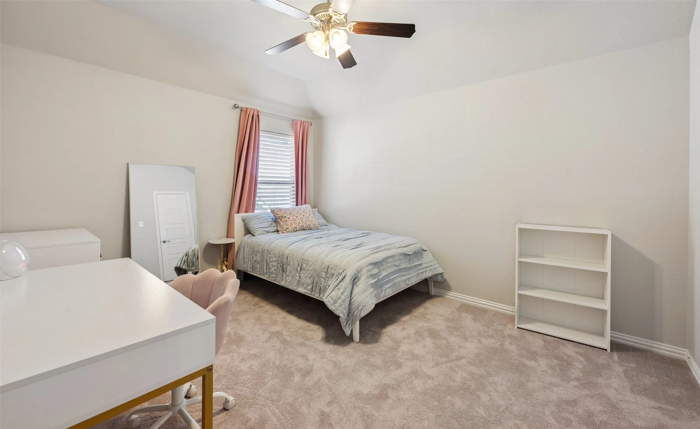 Single Family Residence For Sale in Denton County , 1116 Broadmoor Way, Roanoke, Texas 76262, 4 Bedroom, 3 Bathroom, 3 Garage spaces, 3,406 Sqft, built in 2017, mls#21364335, Real Estate Agent in Roanoke, Homes For Sale in Denton county, Homes For Sale in Roanoke, Realtor in Roanoke Texas, Real Estate Brokerage Independent Realty Texas, Luminita Cordes Realtor