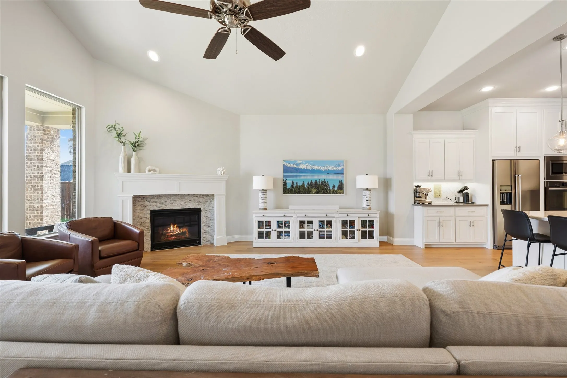 Single Family Residence For Sale in Denton County , 1116 Broadmoor Way, Roanoke, Texas 76262, 4 Bedroom, 3 Bathroom, 3 Garage spaces, 3,406 Sqft, built in 2017, mls#21364335, Real Estate Agent in Roanoke, Homes For Sale in Denton county, Homes For Sale in Roanoke, Realtor in Roanoke Texas, Real Estate Brokerage Independent Realty Texas, Luminita Cordes Realtor