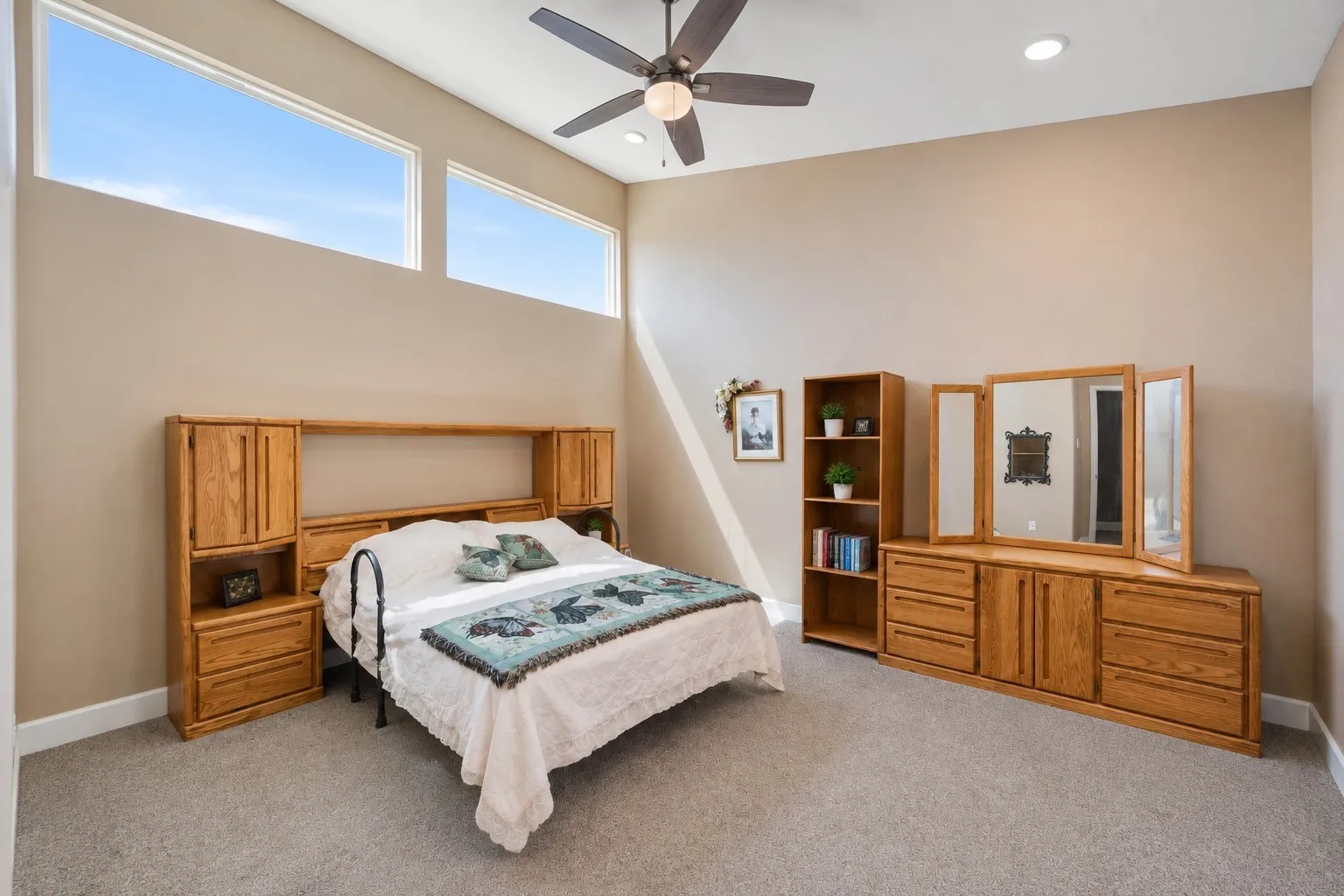 Single Family Residence For Sale in Hill County , 36067 Cedar Ridge Drive, Whitney, Texas 76692, 3 Bedroom, 3 Bathroom, 2 Garage spaces, 2,350 Sqft, built in 2020, mls#21363697, Real Estate Agent in Whitney, Homes For Sale in Hill county, Homes For Sale in Whitney, Realtor in Whitney Texas, Real Estate Brokerage Independent Realty Texas, Luminita Cordes Realtor