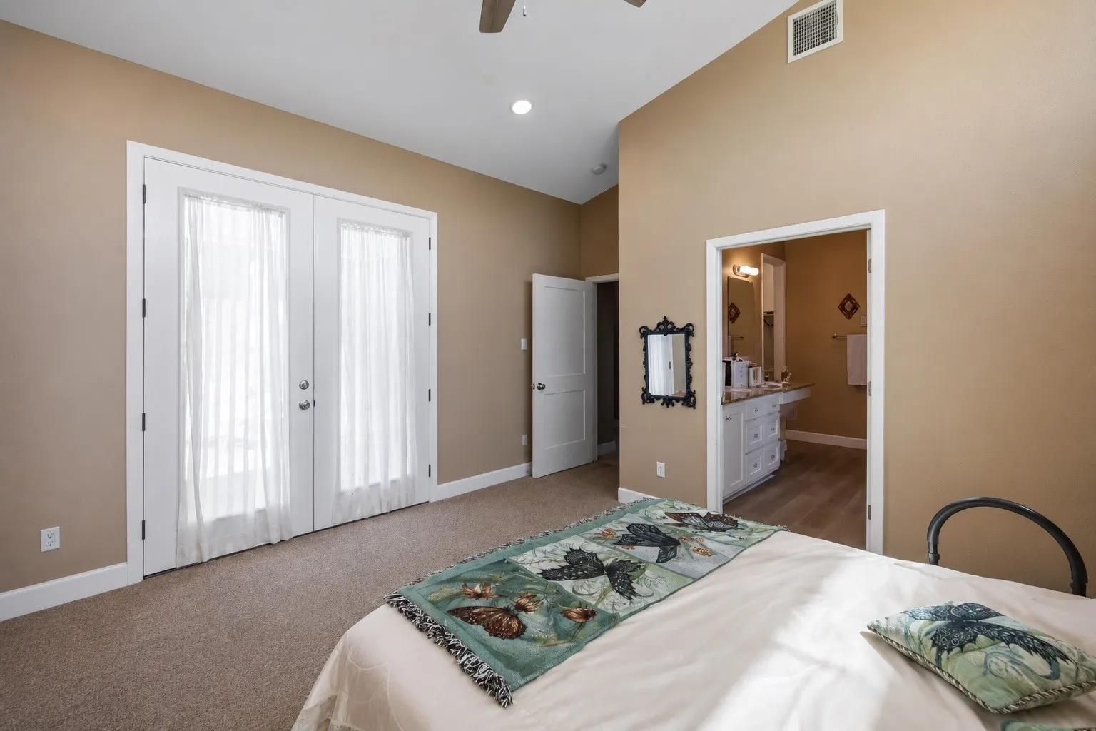 Single Family Residence For Sale in Hill County , 36067 Cedar Ridge Drive, Whitney, Texas 76692, 3 Bedroom, 3 Bathroom, 2 Garage spaces, 2,350 Sqft, built in 2020, mls#21363697, Real Estate Agent in Whitney, Homes For Sale in Hill county, Homes For Sale in Whitney, Realtor in Whitney Texas, Real Estate Brokerage Independent Realty Texas, Luminita Cordes Realtor
