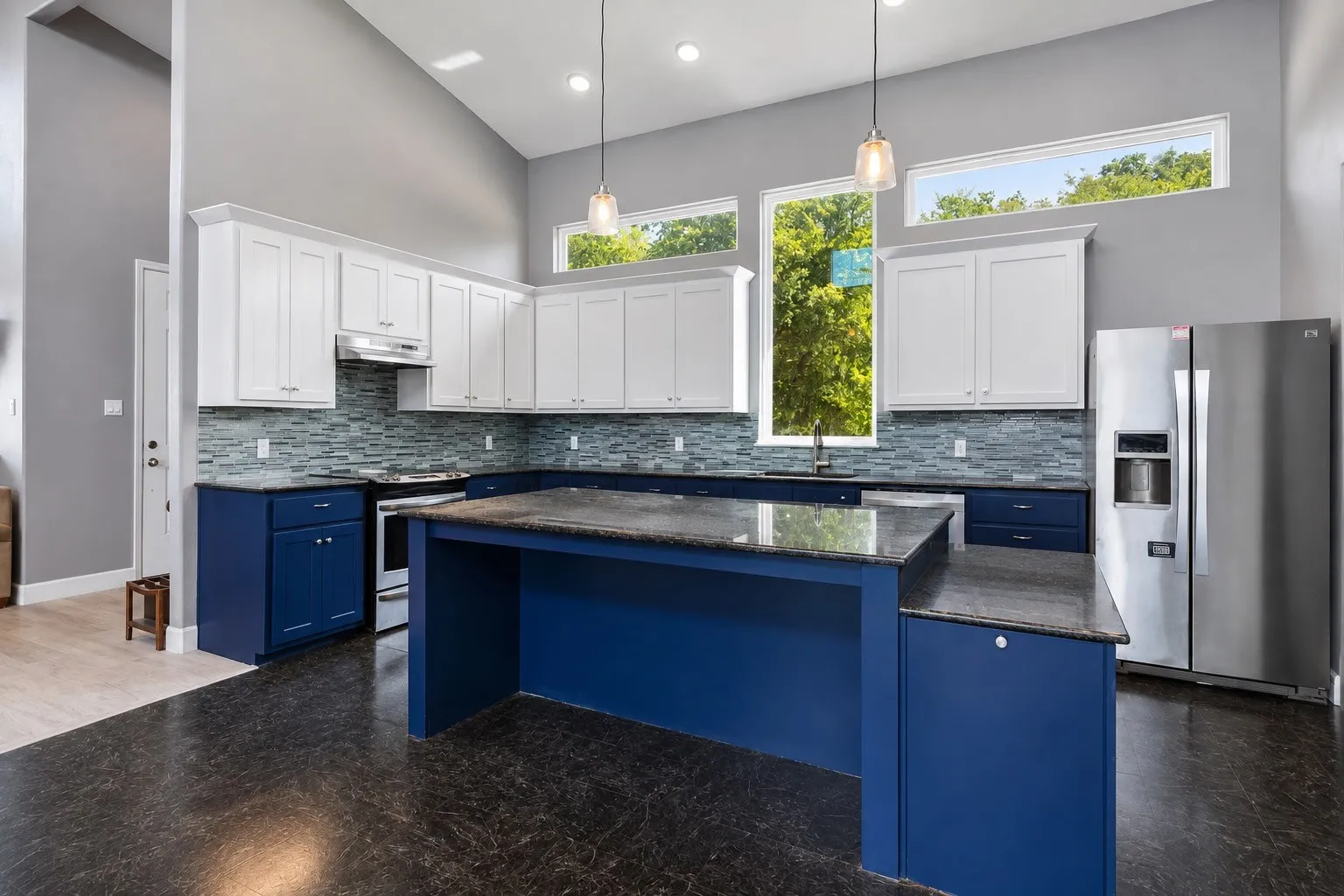 Single Family Residence For Sale in Hill County , 36067 Cedar Ridge Drive, Whitney, Texas 76692, 3 Bedroom, 3 Bathroom, 2 Garage spaces, 2,350 Sqft, built in 2020, mls#21363697, Real Estate Agent in Whitney, Homes For Sale in Hill county, Homes For Sale in Whitney, Realtor in Whitney Texas, Real Estate Brokerage Independent Realty Texas, Luminita Cordes Realtor