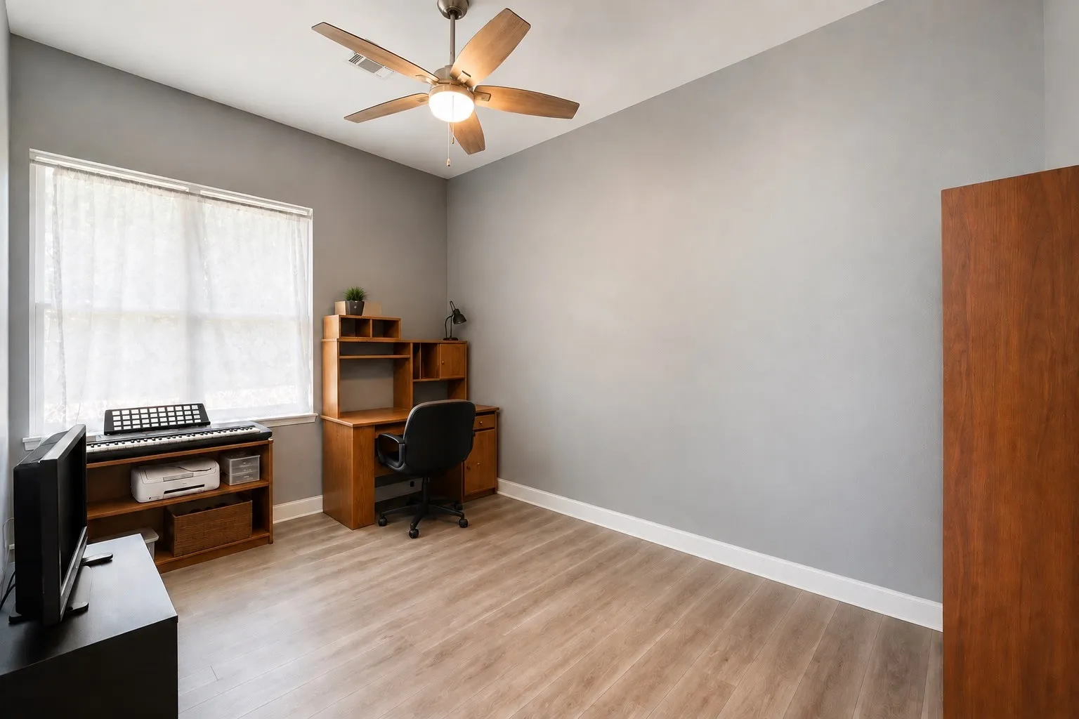 Single Family Residence For Sale in Hill County , 36067 Cedar Ridge Drive, Whitney, Texas 76692, 3 Bedroom, 3 Bathroom, 2 Garage spaces, 2,350 Sqft, built in 2020, mls#21363697, Real Estate Agent in Whitney, Homes For Sale in Hill county, Homes For Sale in Whitney, Realtor in Whitney Texas, Real Estate Brokerage Independent Realty Texas, Luminita Cordes Realtor