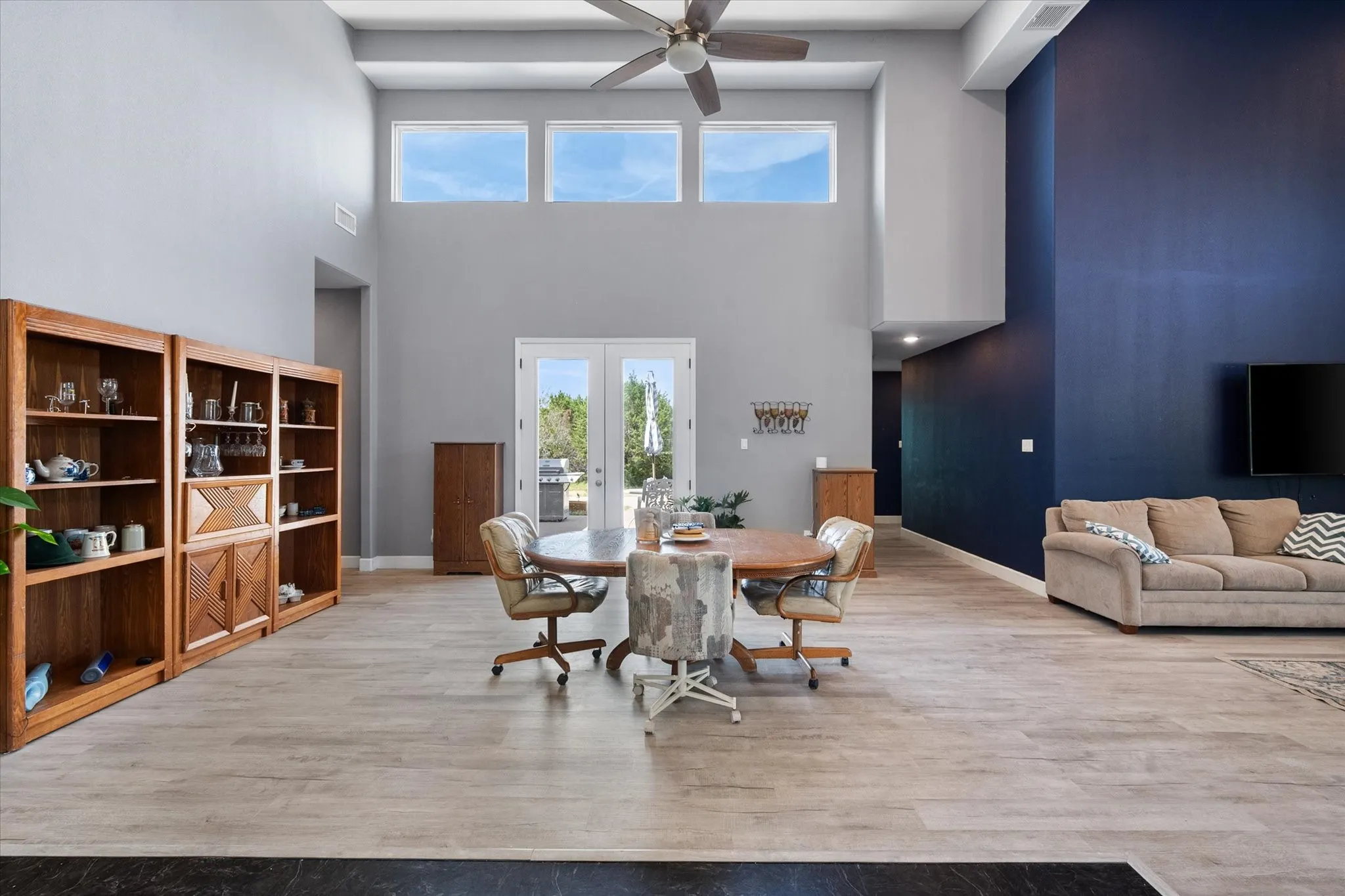 Single Family Residence For Sale in Hill County , 36067 Cedar Ridge Drive, Whitney, Texas 76692, 3 Bedroom, 3 Bathroom, 2 Garage spaces, 2,350 Sqft, built in 2020, mls#21363697, Real Estate Agent in Whitney, Homes For Sale in Hill county, Homes For Sale in Whitney, Realtor in Whitney Texas, Real Estate Brokerage Independent Realty Texas, Luminita Cordes Realtor