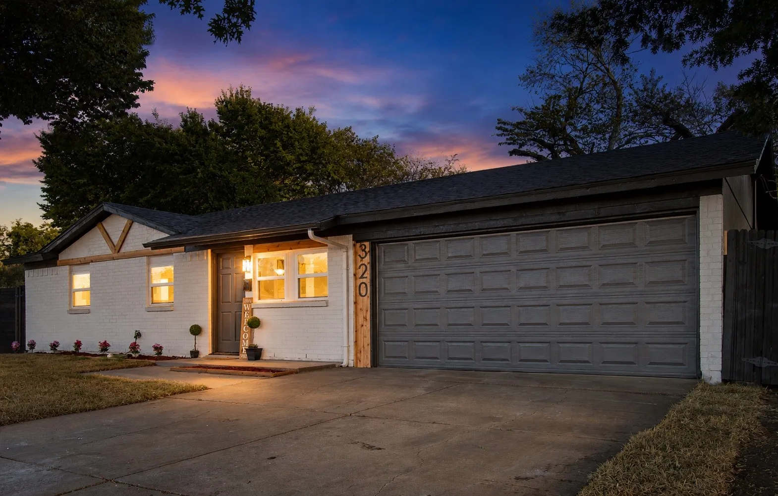 Single Family Residence For Sale in Johnson County , 320 SE Gregory Street, Burleson, Texas 76028, 3 Bedroom, 2 Bathroom, 2 Garage spaces, 1,114 Sqft, built in 1970, mls#21361233, Real Estate Agent in Burleson, Homes For Sale in Johnson county, Homes For Sale in Burleson, Realtor in Burleson Texas, Real Estate Brokerage Independent Realty Texas, Luminita Cordes Realtor