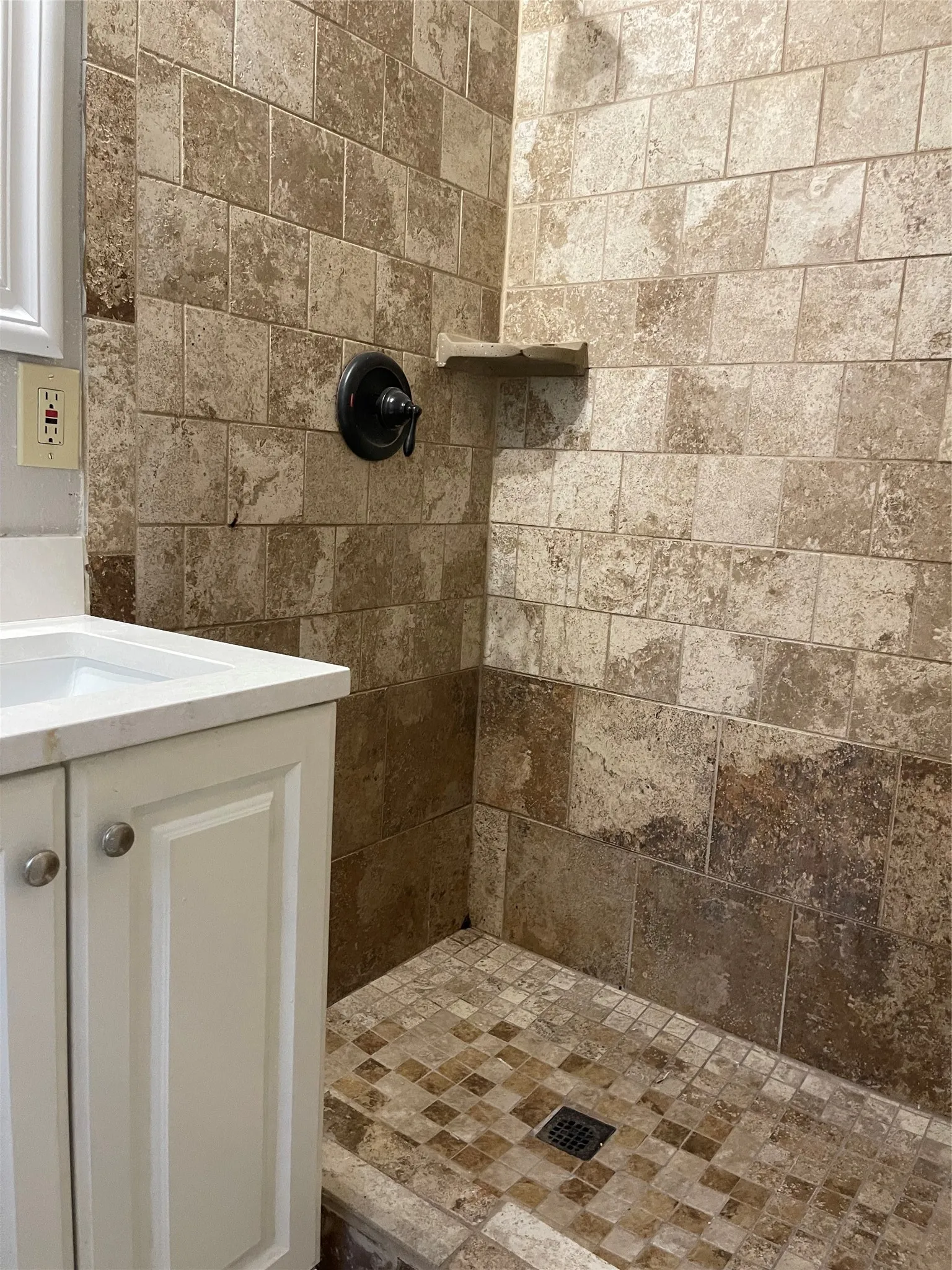 Single Family Residence For Sale in Tarrant County , 6912 Heritage Lane, Fort Worth, Texas 76134, 5 Bedroom, 2 Bathroom, 2 Garage spaces, 2,362 Sqft, built in 1959, mls#21364428, Real Estate Agent in Fort Worth, Homes For Sale in Tarrant county, Homes For Sale in Fort Worth, Realtor in Fort Worth Texas, Real Estate Brokerage Independent Realty Texas, Luminita Cordes Realtor