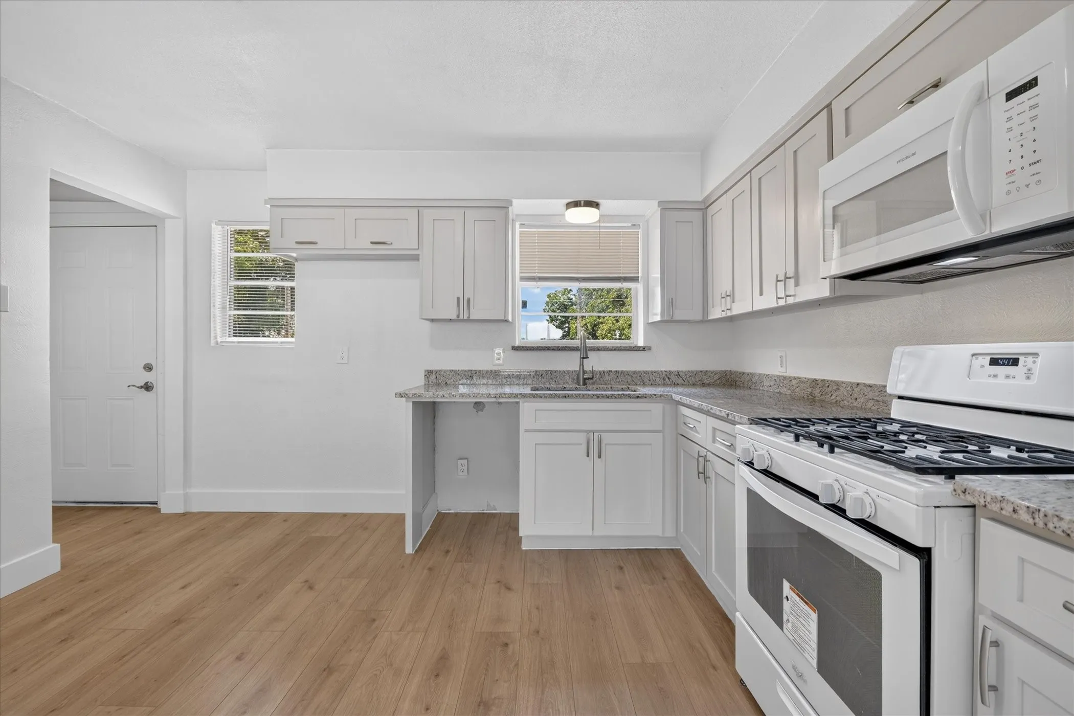 Single Family Residence For Sale in Dallas County , 2335 Loyce Drive, Mesquite, Texas 75149, 3 Bedroom, 1 Bathroom, Garage spaces, 1,219 Sqft, built in 1954, mls#21365681, Real Estate Agent in Mesquite, Homes For Sale in Dallas county, Homes For Sale in Mesquite, Realtor in Mesquite Texas, Real Estate Brokerage Independent Realty Texas, Luminita Cordes Realtor