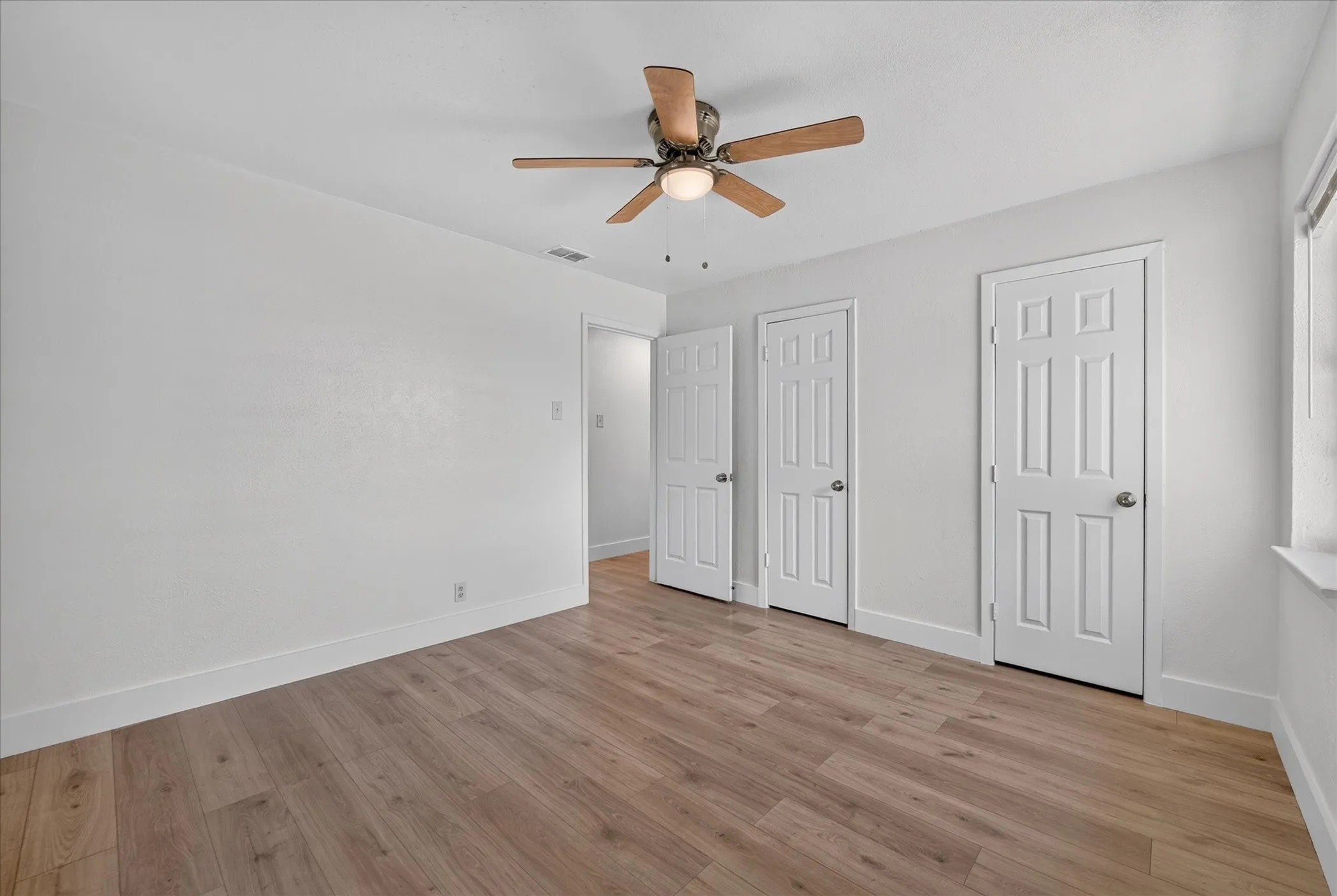 Single Family Residence For Sale in Dallas County , 2335 Loyce Drive, Mesquite, Texas 75149, 3 Bedroom, 1 Bathroom, Garage spaces, 1,219 Sqft, built in 1954, mls#21365681, Real Estate Agent in Mesquite, Homes For Sale in Dallas county, Homes For Sale in Mesquite, Realtor in Mesquite Texas, Real Estate Brokerage Independent Realty Texas, Luminita Cordes Realtor